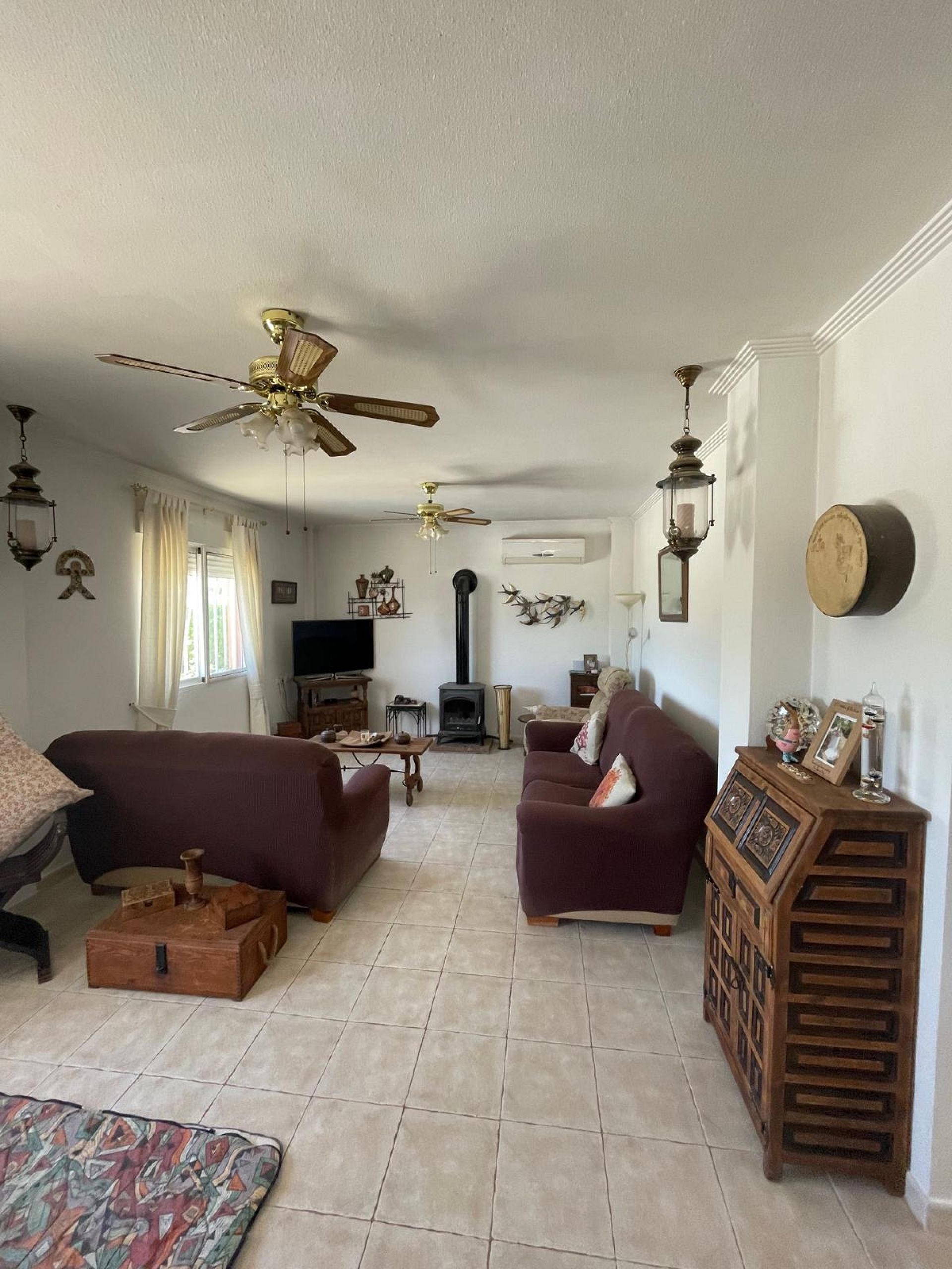 Resale - 4 Bedroom 3 Bathroom Villa in Pinoso -  - Alicante