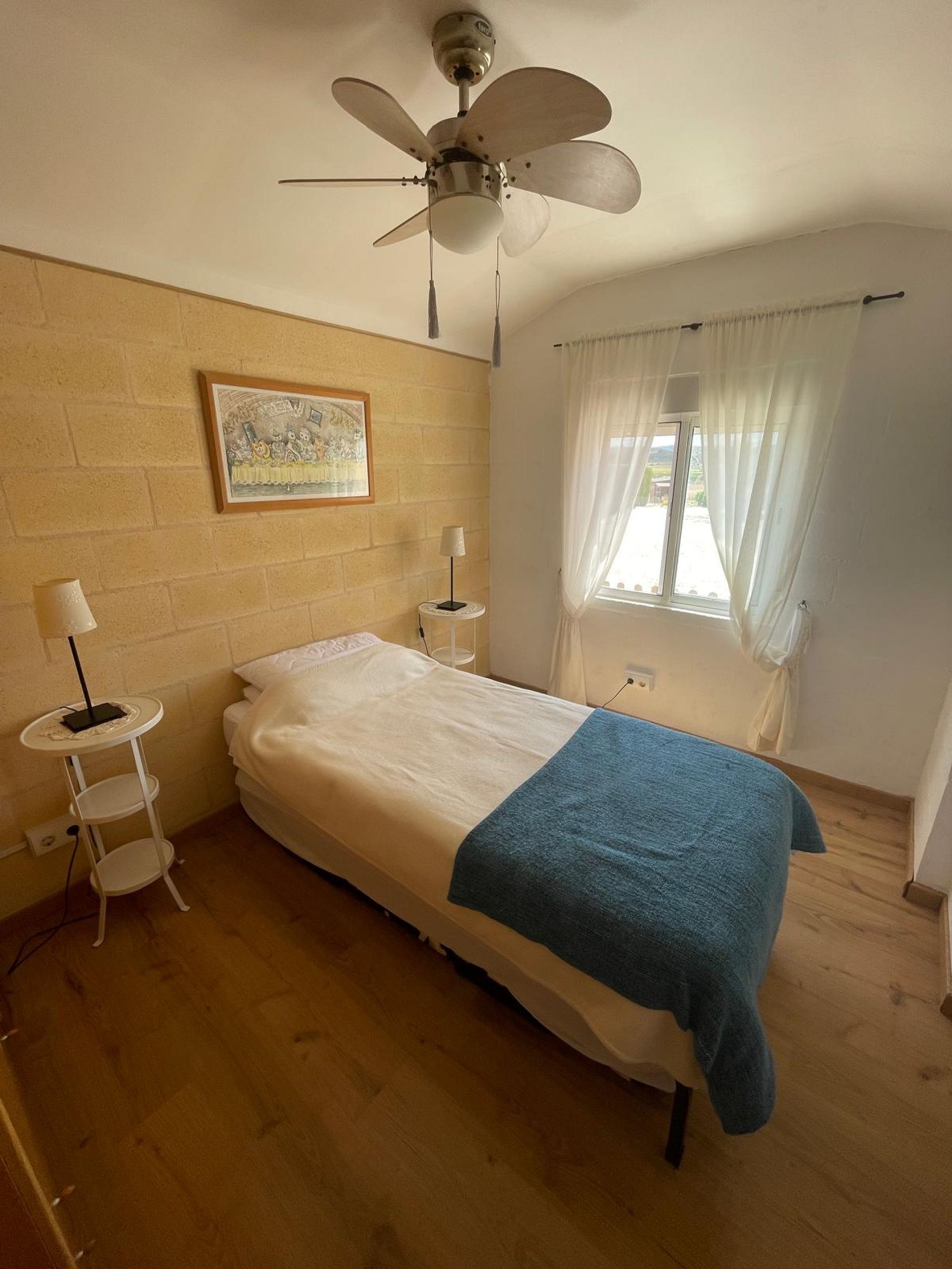 Resale - 4 Bedroom 3 Bathroom Villa in Pinoso -  - Alicante
