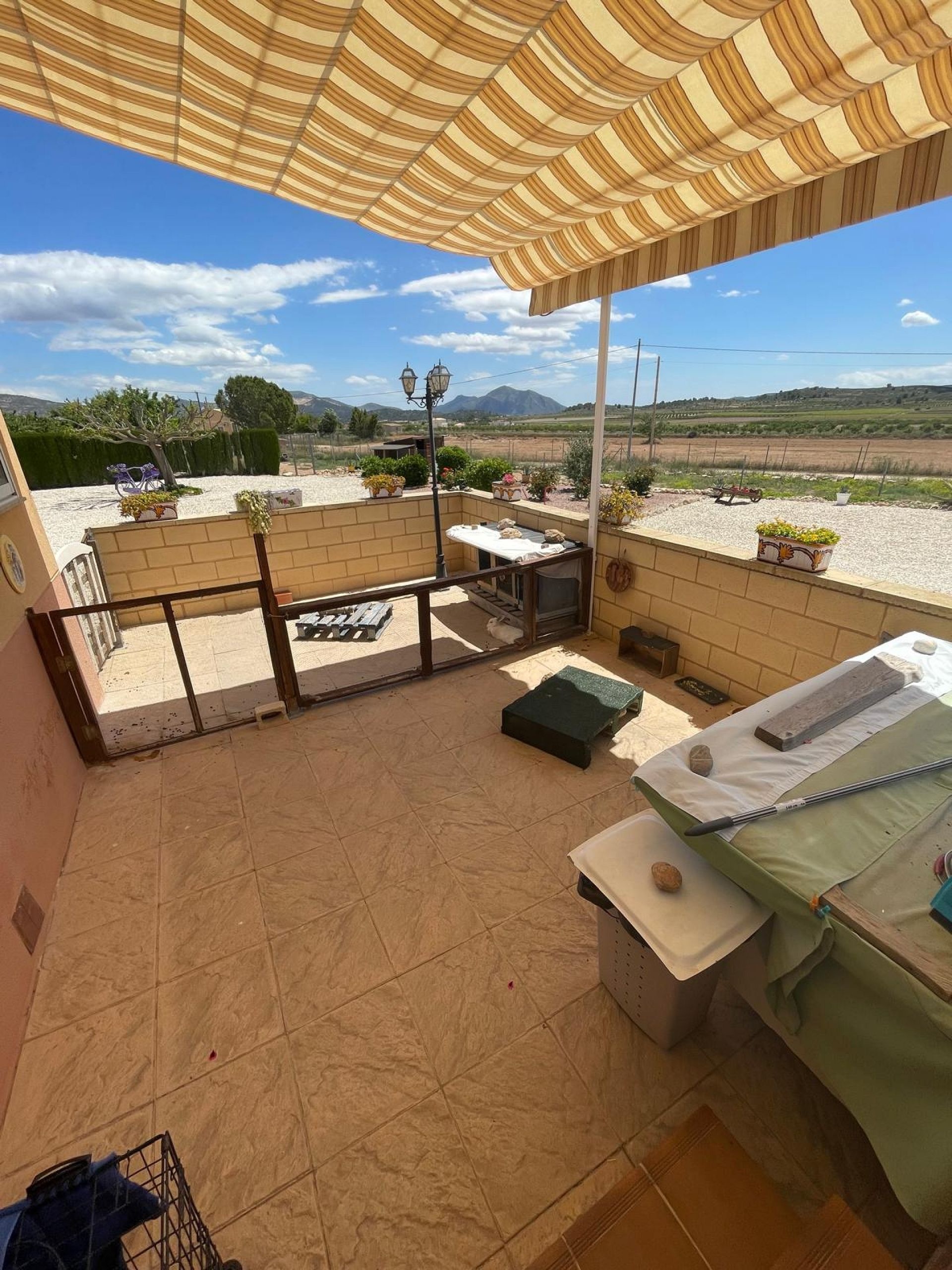 Resale - 4 Bedroom 3 Bathroom Villa in Pinoso -  - Alicante