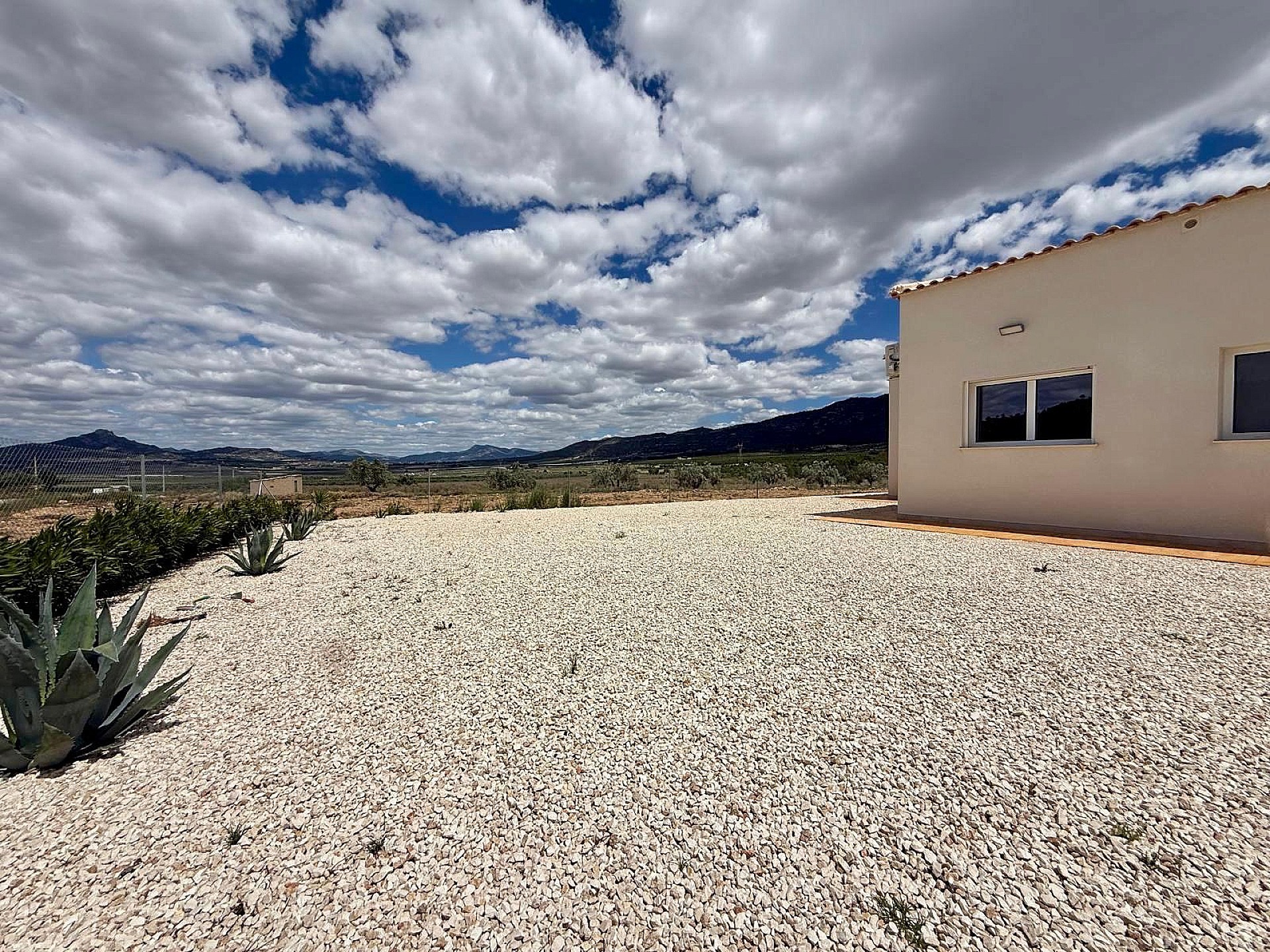 Resale - 3 Bedroom 3 Bathroom Villa in Salinas -  - Alicante