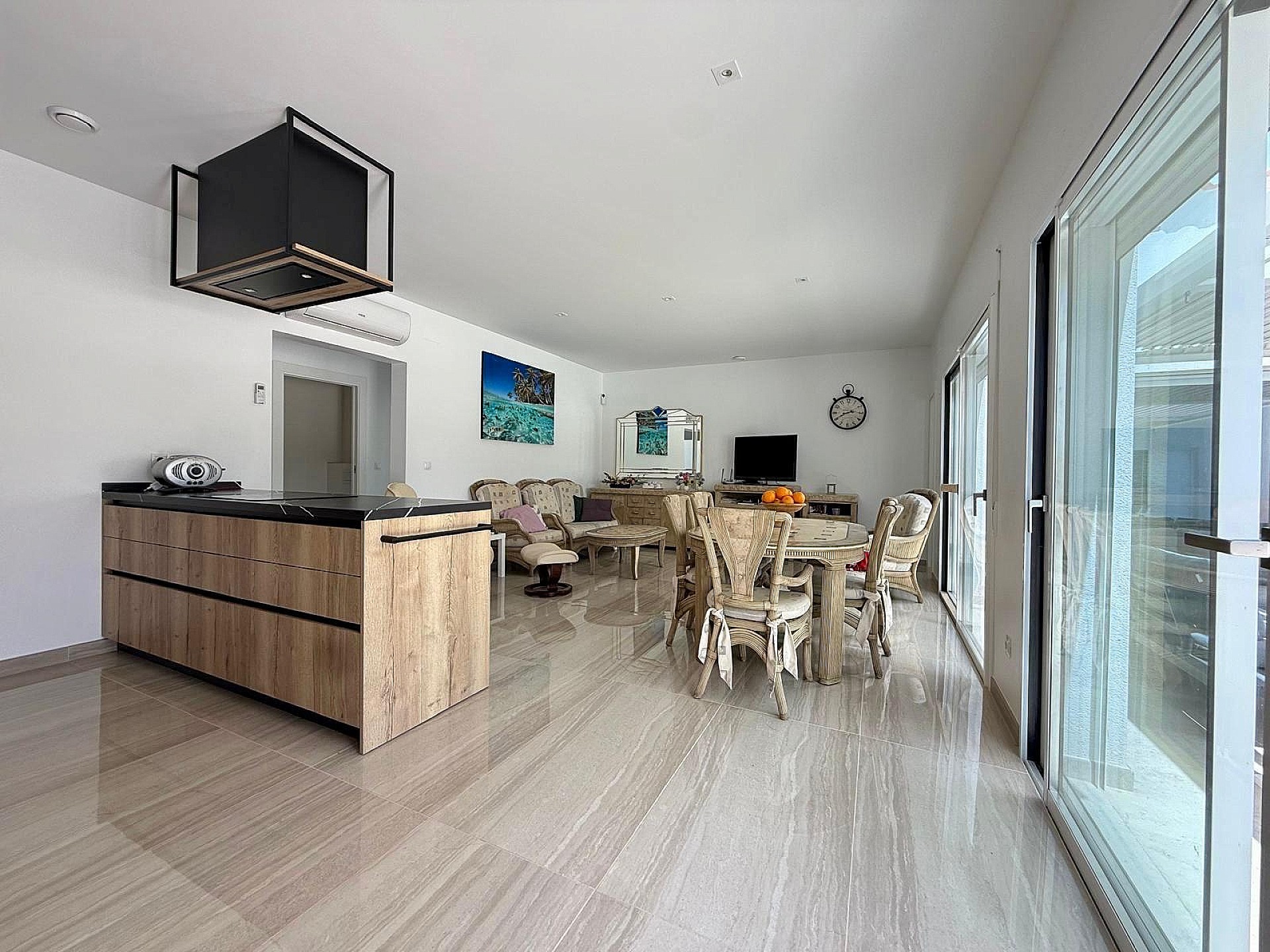 Resale - 3 Bedroom 3 Bathroom Villa in Salinas -  - Alicante