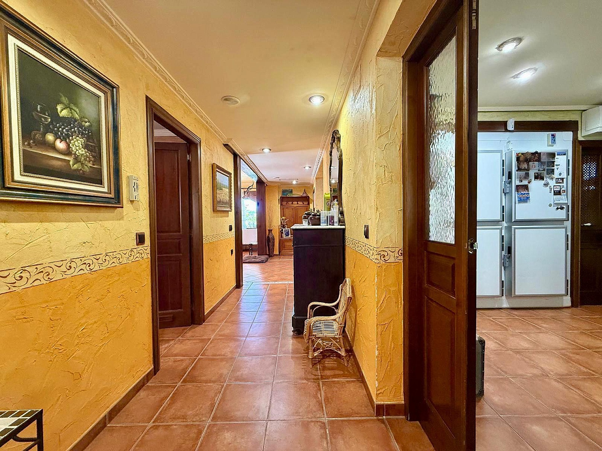 Resale - 6 Bedroom 4 Bathroom Villa in Salinas -  - Alicante
