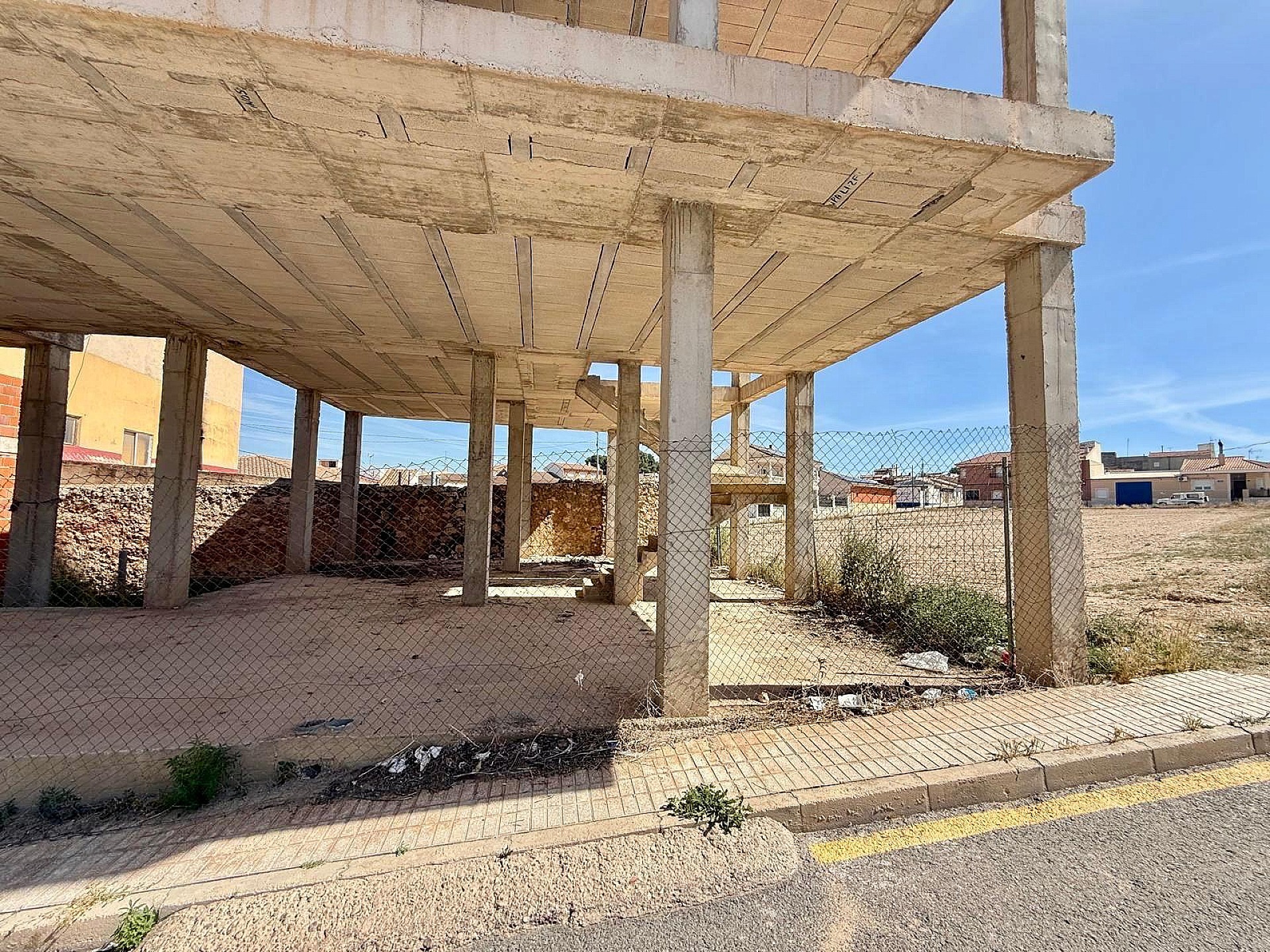 Resale - 6 Bedroom 2 Bathroom Townhouse in Pinoso - , Pinoso, Alicante, Spain - Alicante