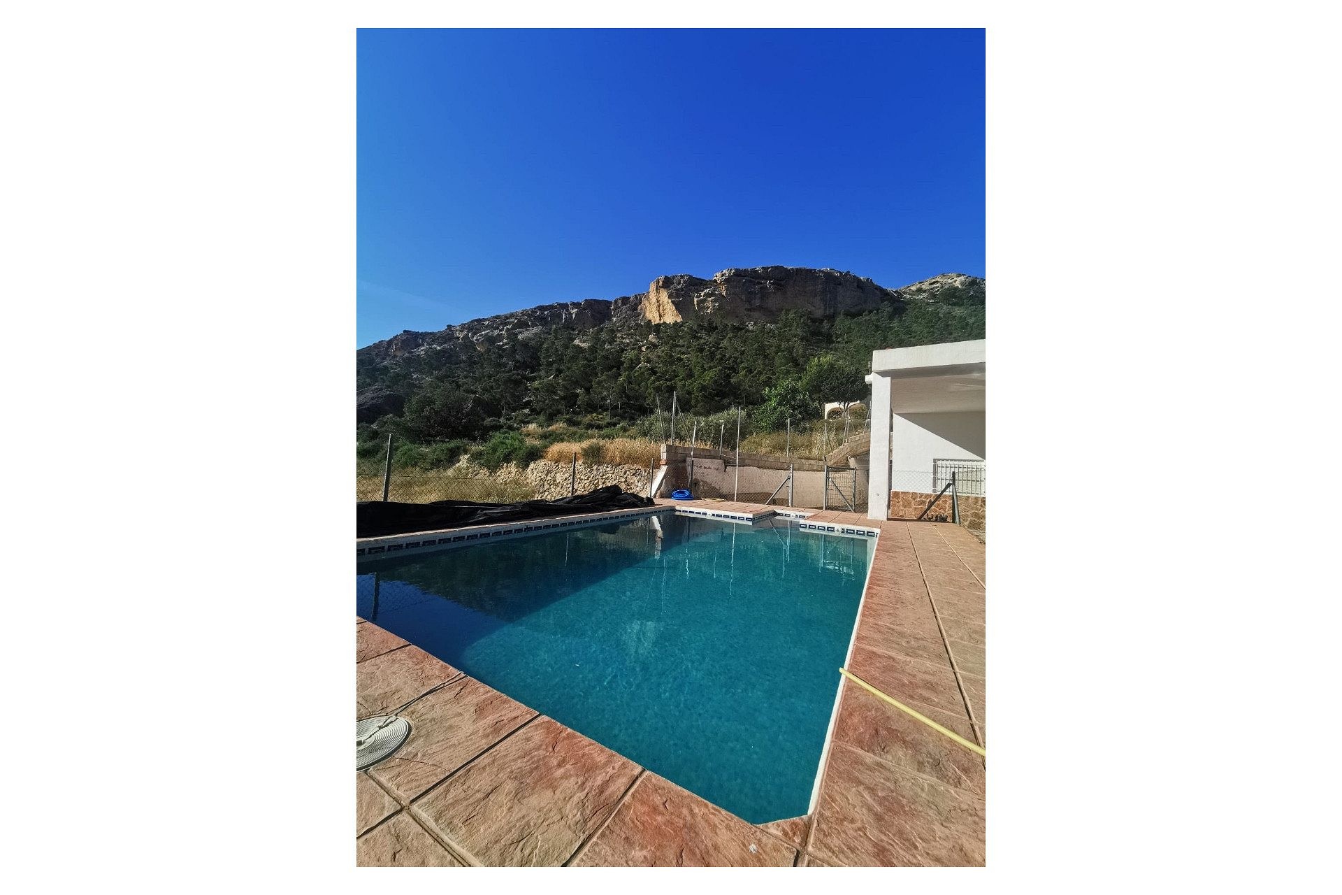 Resale - 4 Bedroom 1 Bathroom Finca in Crevillente -  - Alicante