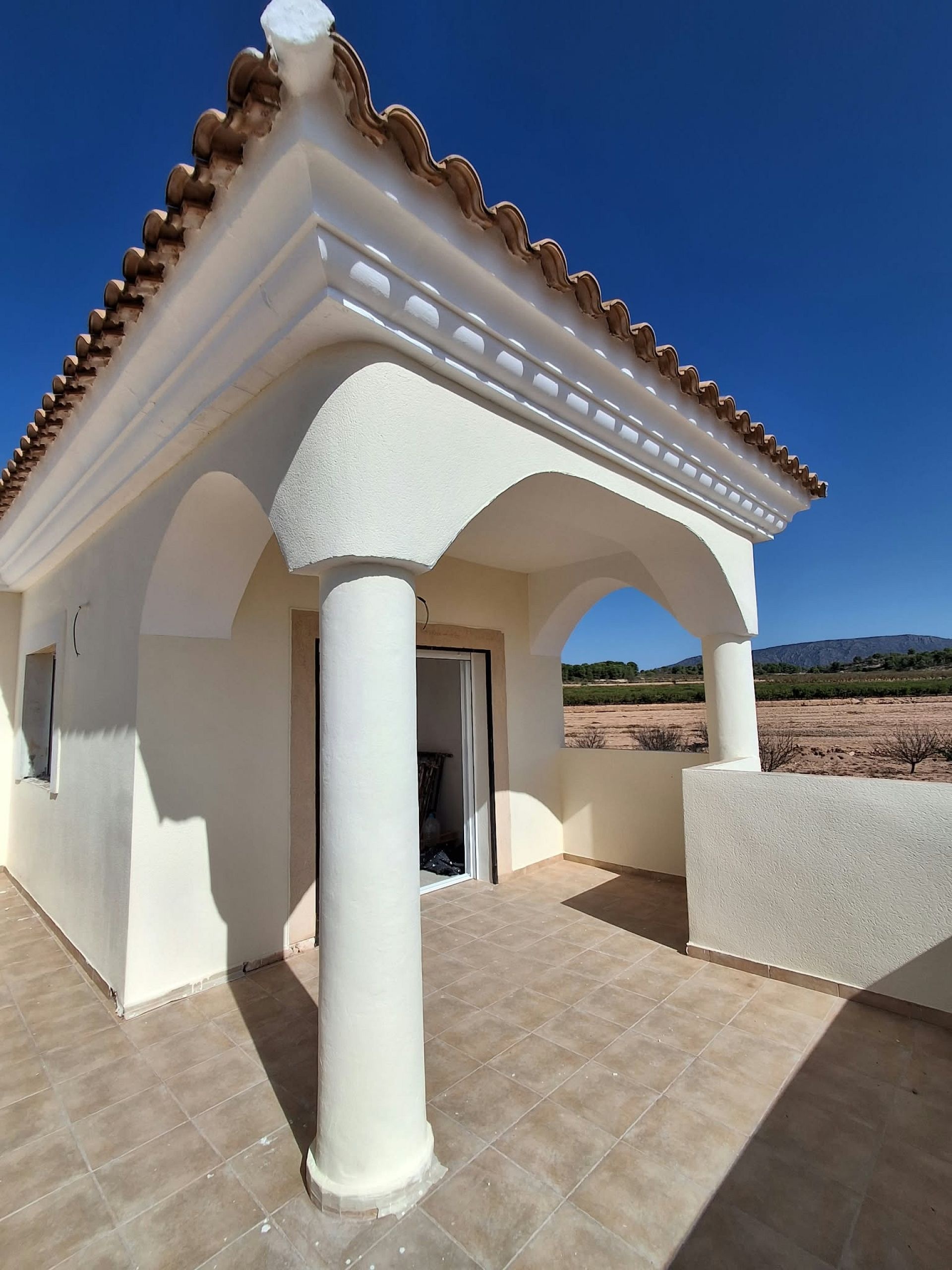 Resale - 5 Bedroom 3 Bathroom Country house in Pinoso -  - Alicante
