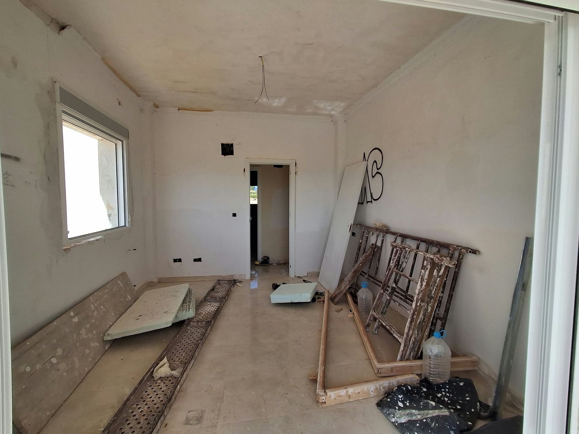 Resale - 5 Bedroom 3 Bathroom Country house in Pinoso -  - Alicante