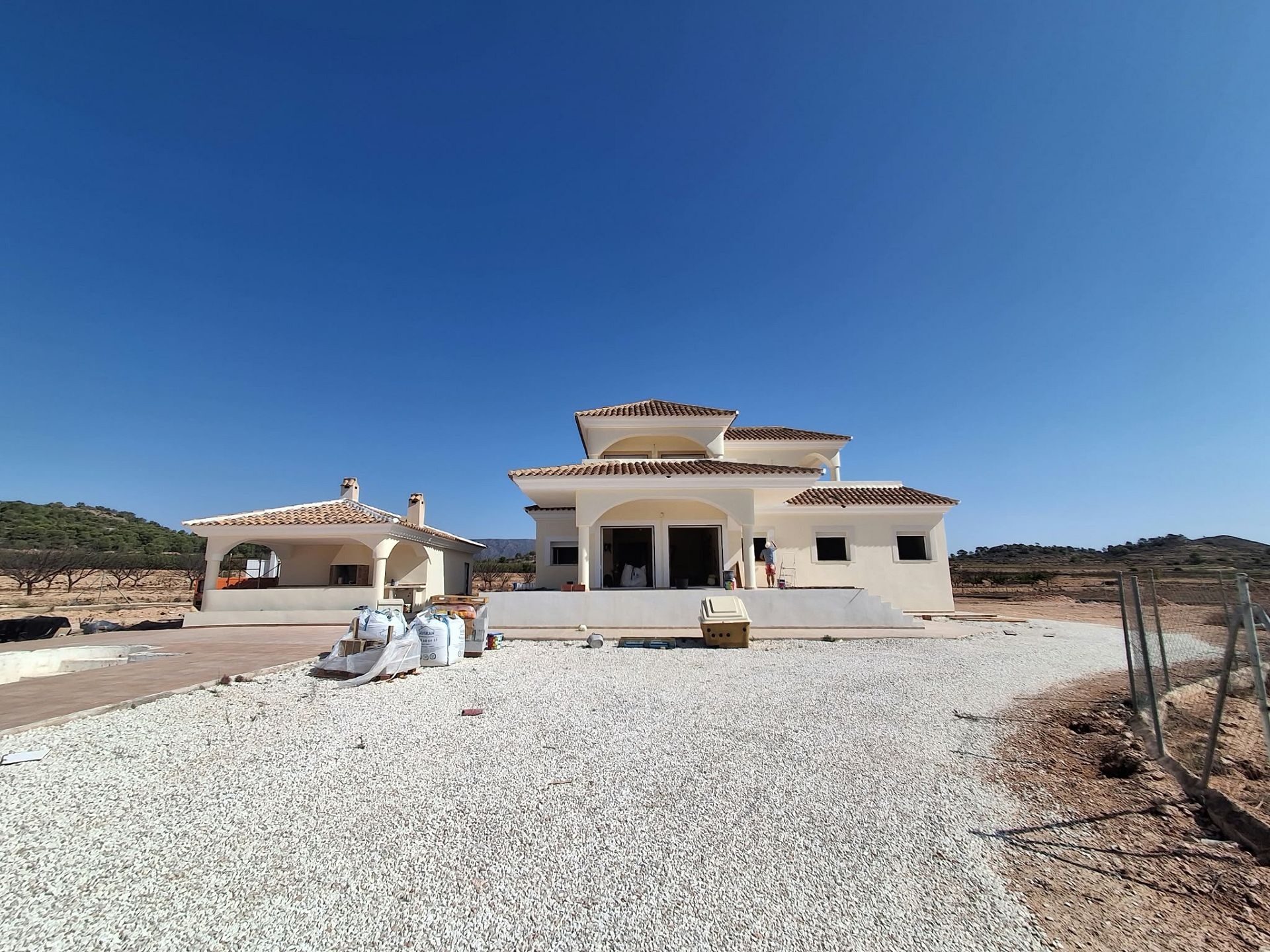 Resale - 5 Bedroom 3 Bathroom Country house in Pinoso -  - Alicante