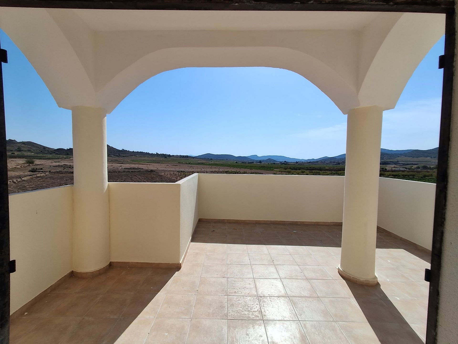 Resale - 5 Bedroom 3 Bathroom Country house in Pinoso -  - Alicante