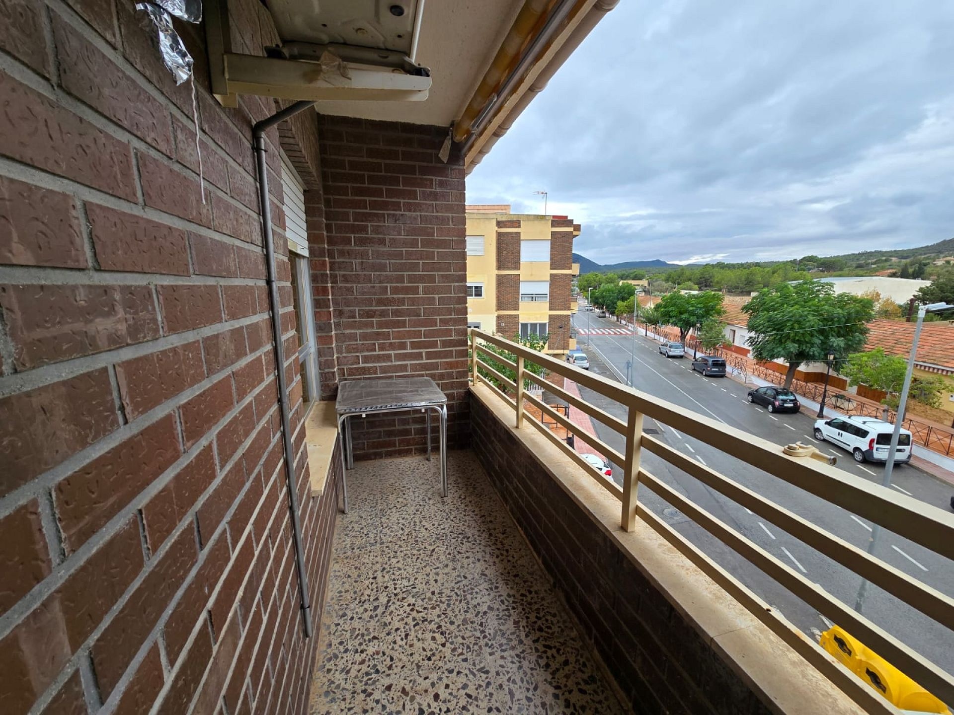 Resale - 4 Bedroom 2 Bathroom Apartment in Salinas -  - Alicante