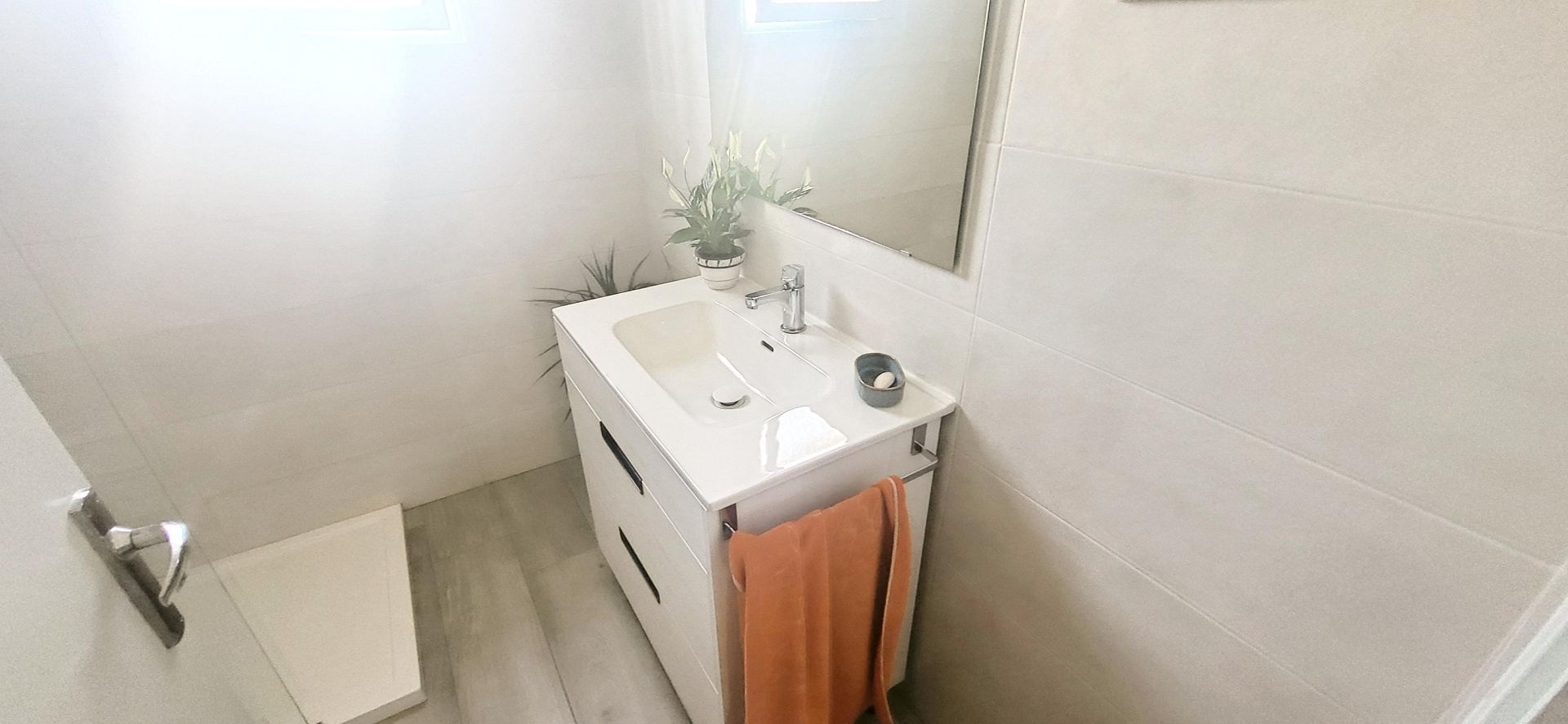 Resale - 4 Bedroom 1 Bathroom Villa in Novelda -  - Alicante