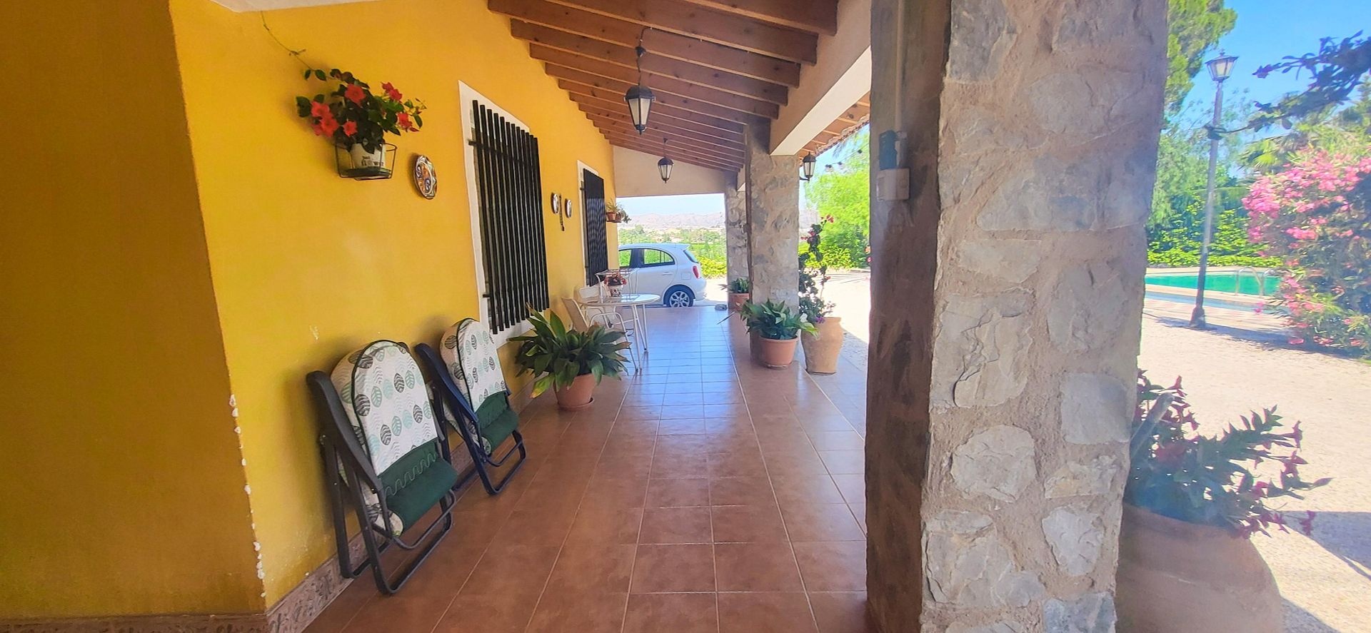 Resale - 4 Bedroom 1 Bathroom Villa in Novelda -  - Alicante
