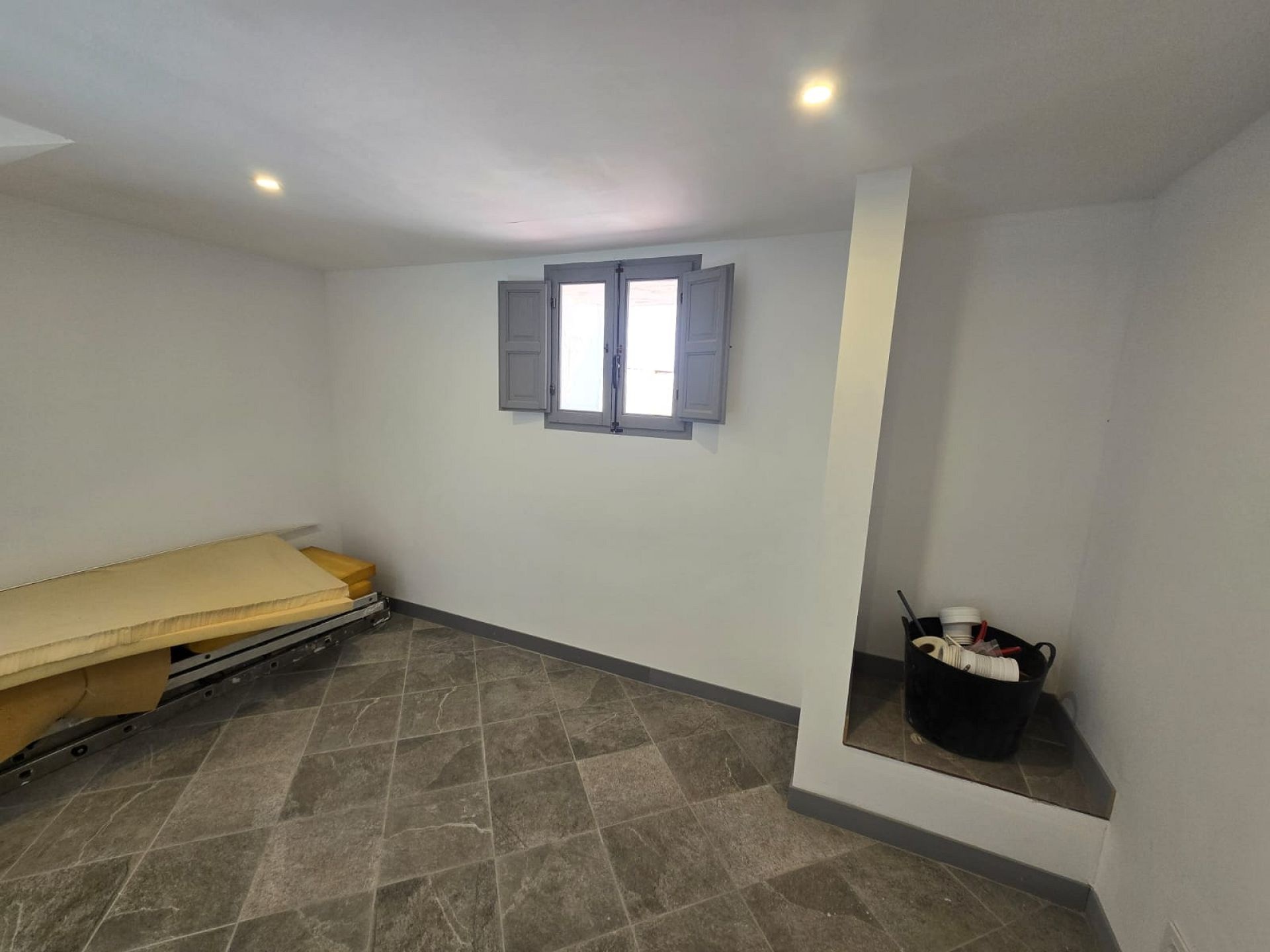 Resale - 3 Bedroom 2 Bathroom Townhouse in Sax -  - Alicante