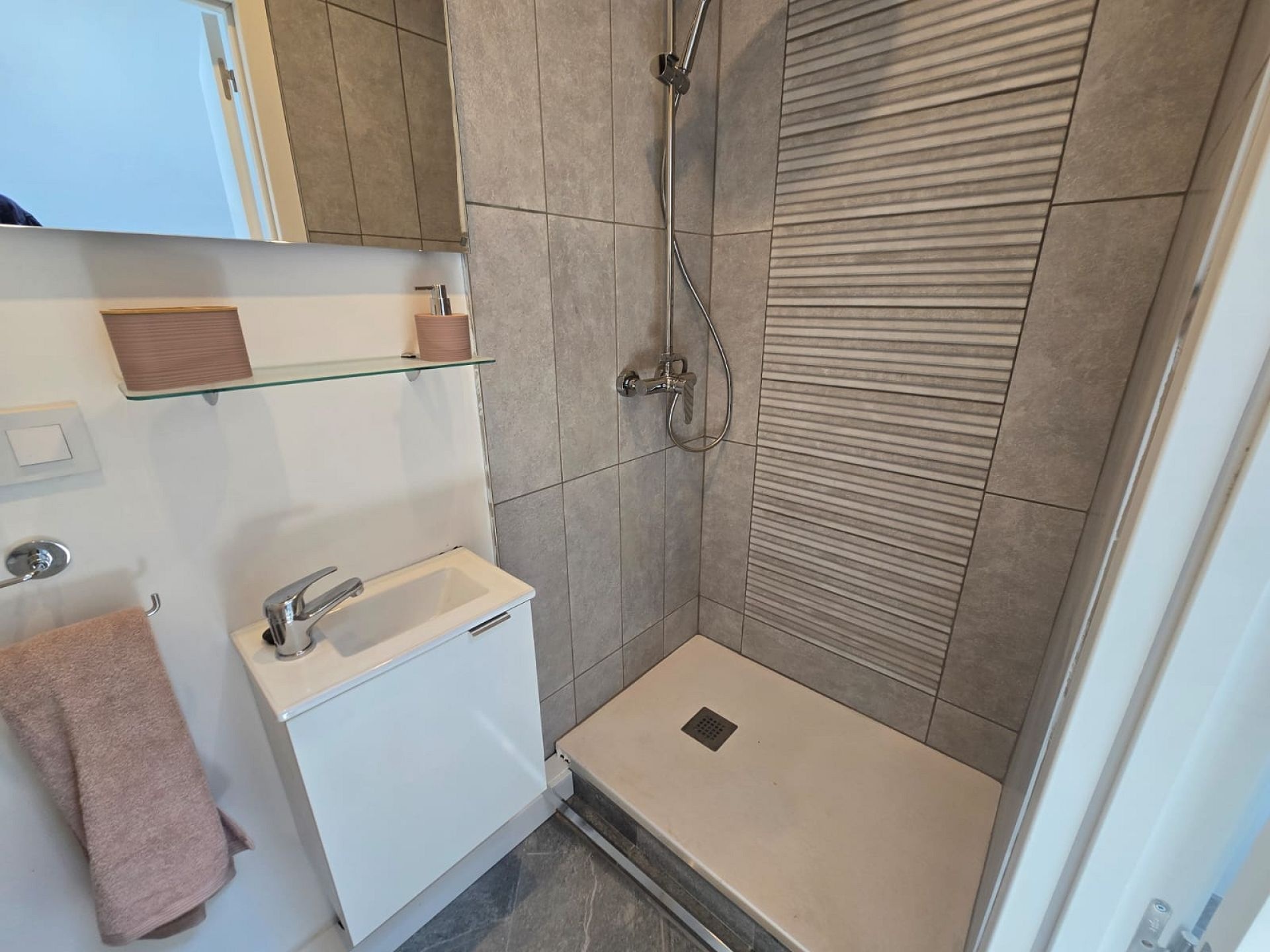 Resale - 3 Bedroom 2 Bathroom Townhouse in Sax -  - Alicante