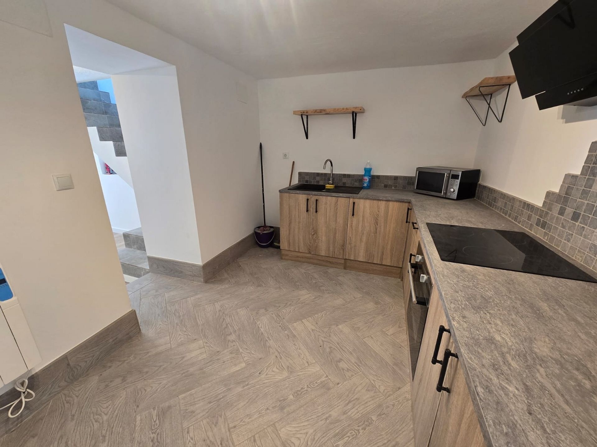 Resale - 3 Bedroom 2 Bathroom Townhouse in Sax -  - Alicante