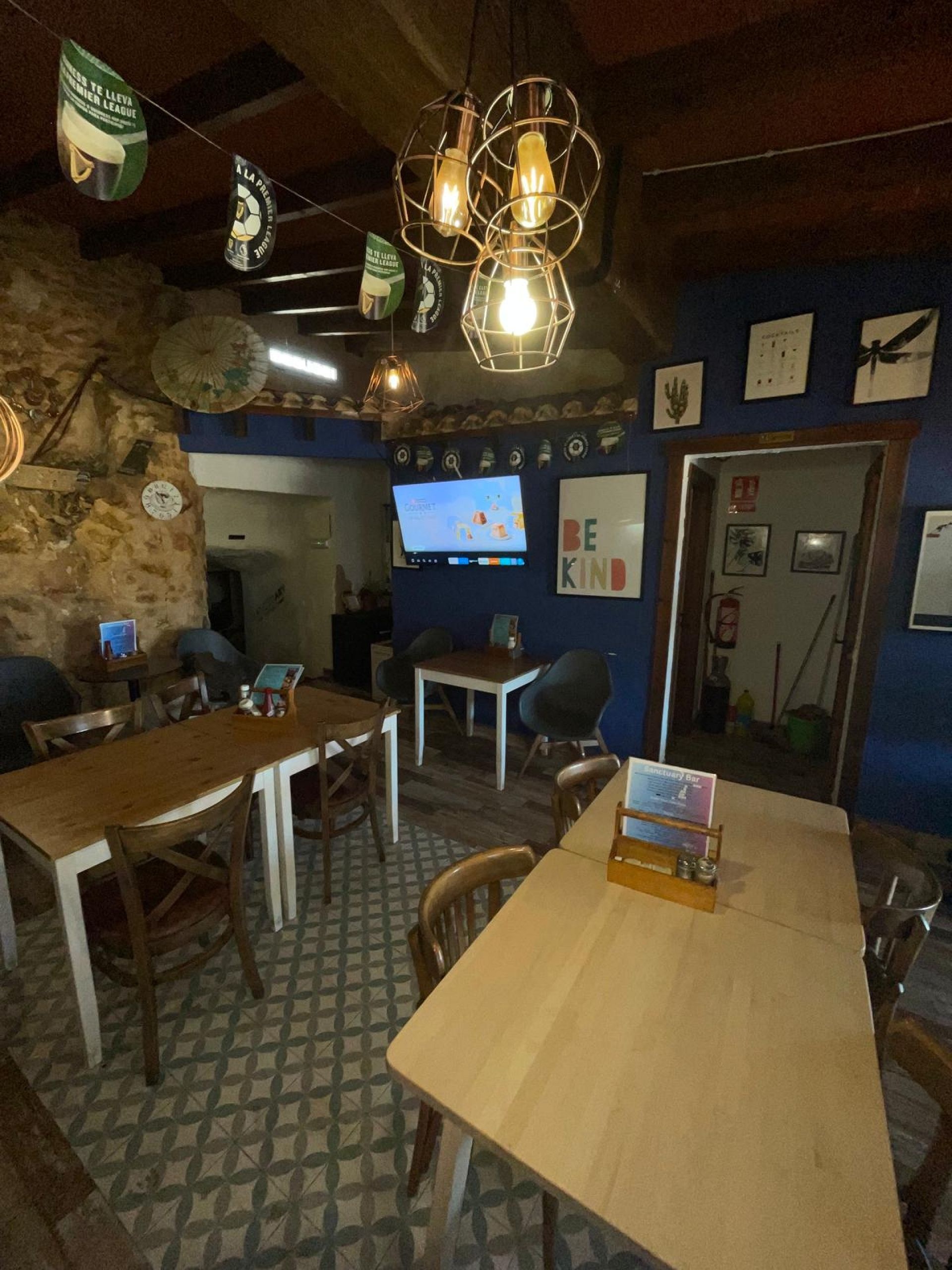 Resale - 2 Bathroom Commercial in Pinoso -  - Alicante