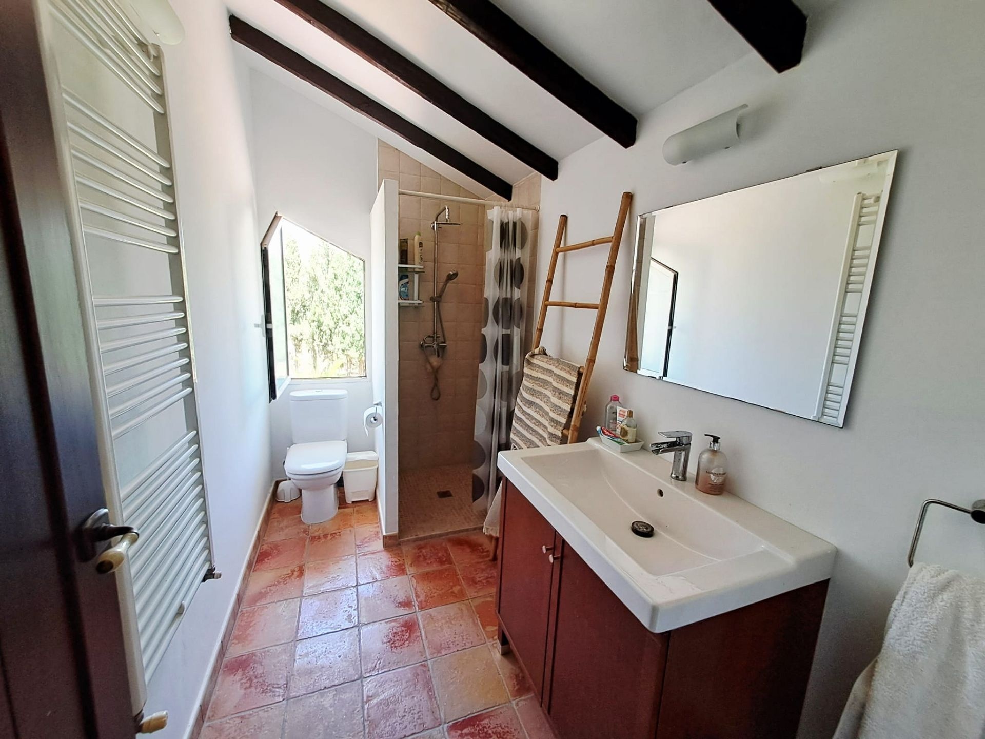 Resale - 6 Bedroom 4 Bathroom Country house in Sax -  - Alicante