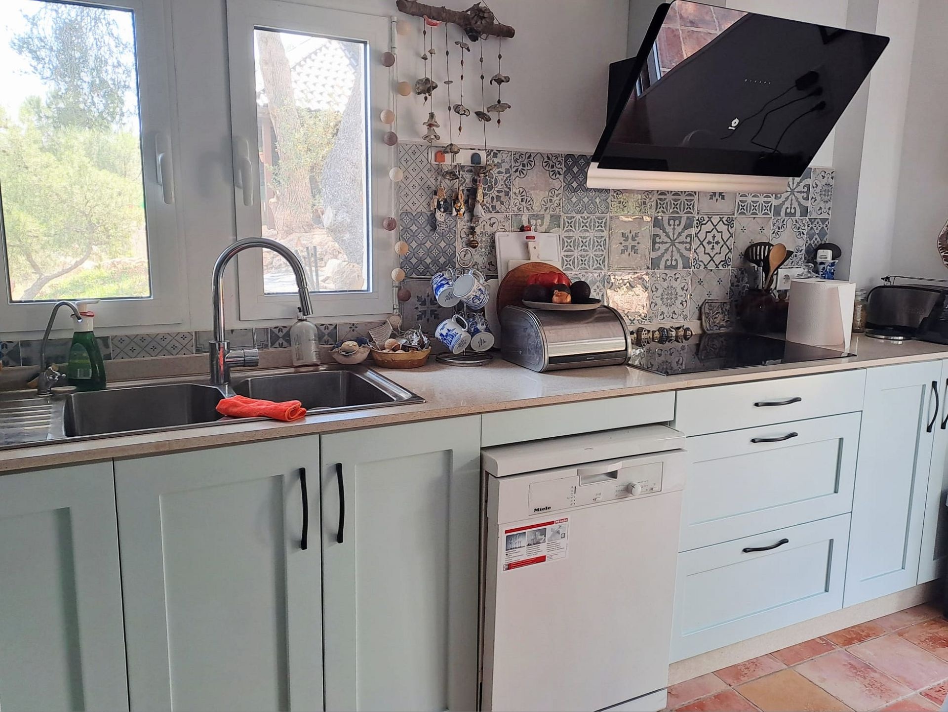 Resale - 6 Bedroom 4 Bathroom Country house in Sax -  - Alicante