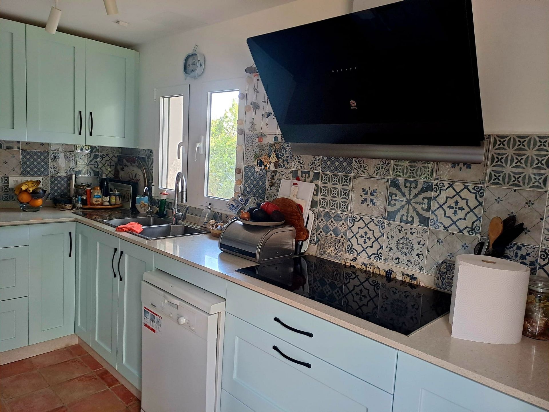 Resale - 6 Bedroom 4 Bathroom Country house in Sax -  - Alicante