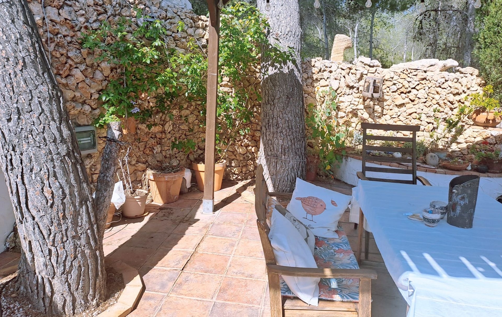 Resale - 6 Bedroom 4 Bathroom Country house in Sax -  - Alicante