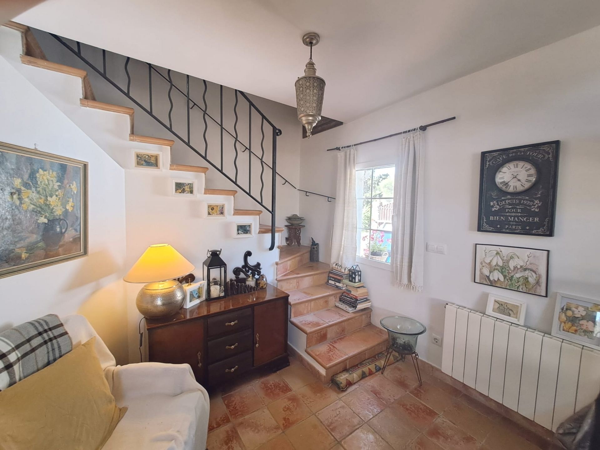 Resale - 6 Bedroom 4 Bathroom Country house in Sax -  - Alicante