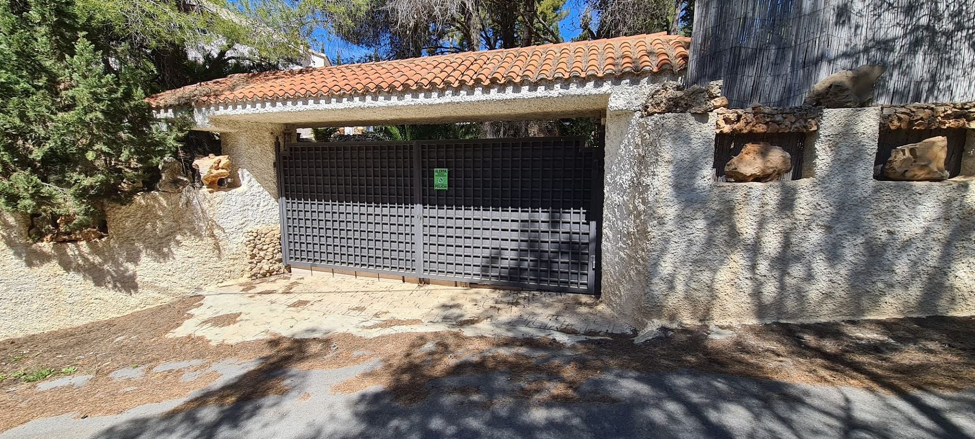 Resale - 6 Bedroom 4 Bathroom Country house in Sax -  - Alicante
