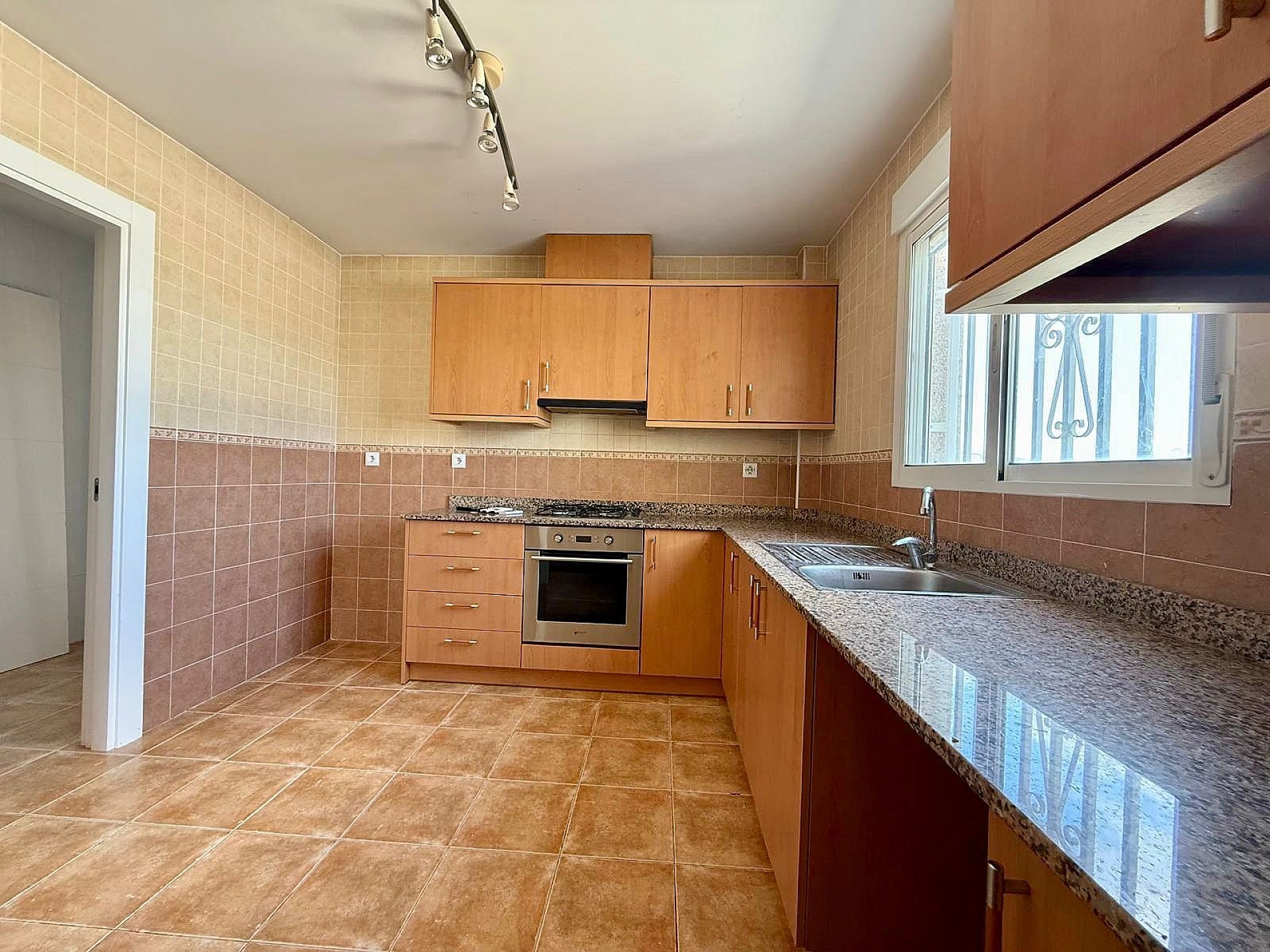 Resale - 3 Bedroom 2 Bathroom Villa in Cañada del Trigo -  - Murcia