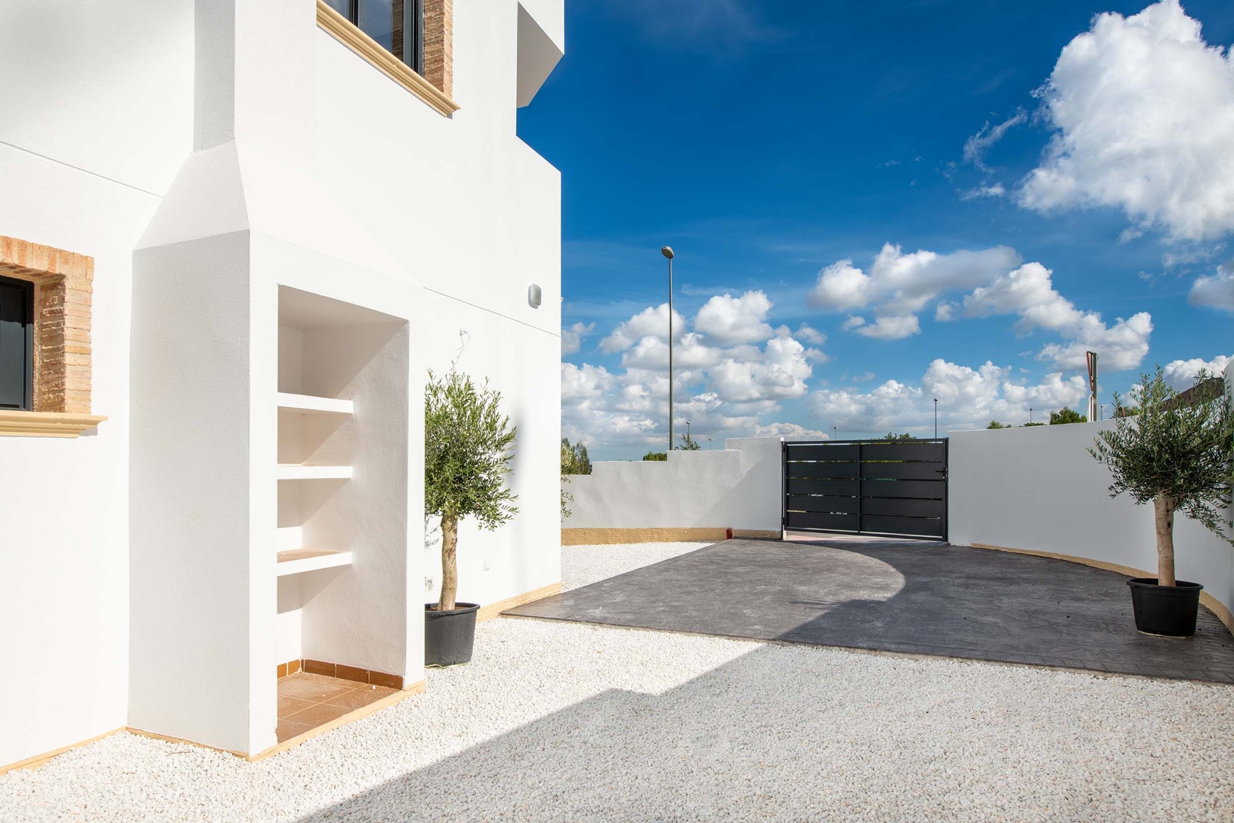 Resale - 3 Bedroom 2 Bathroom Villa in Cox -  - Alicante