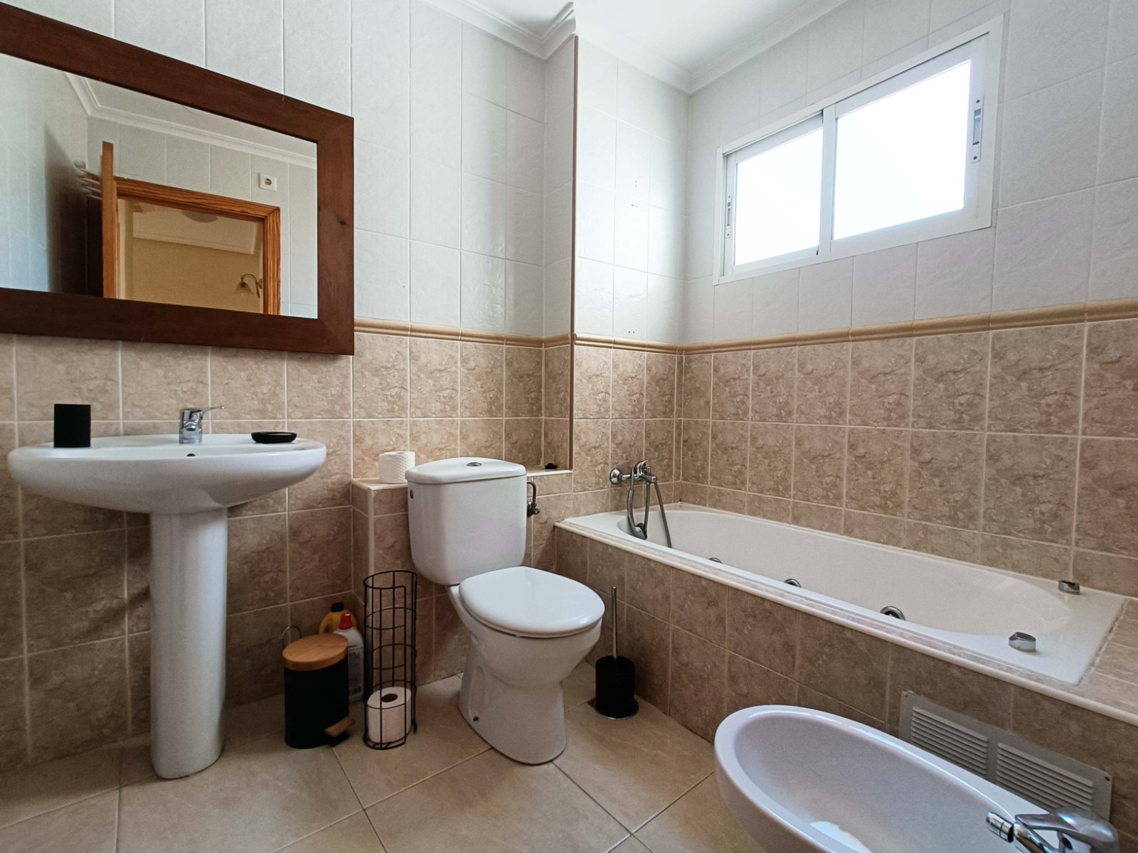 Resale - 3 Bedroom 2 Bathroom Apartment in Hondón de los Frailes -  - Alicante