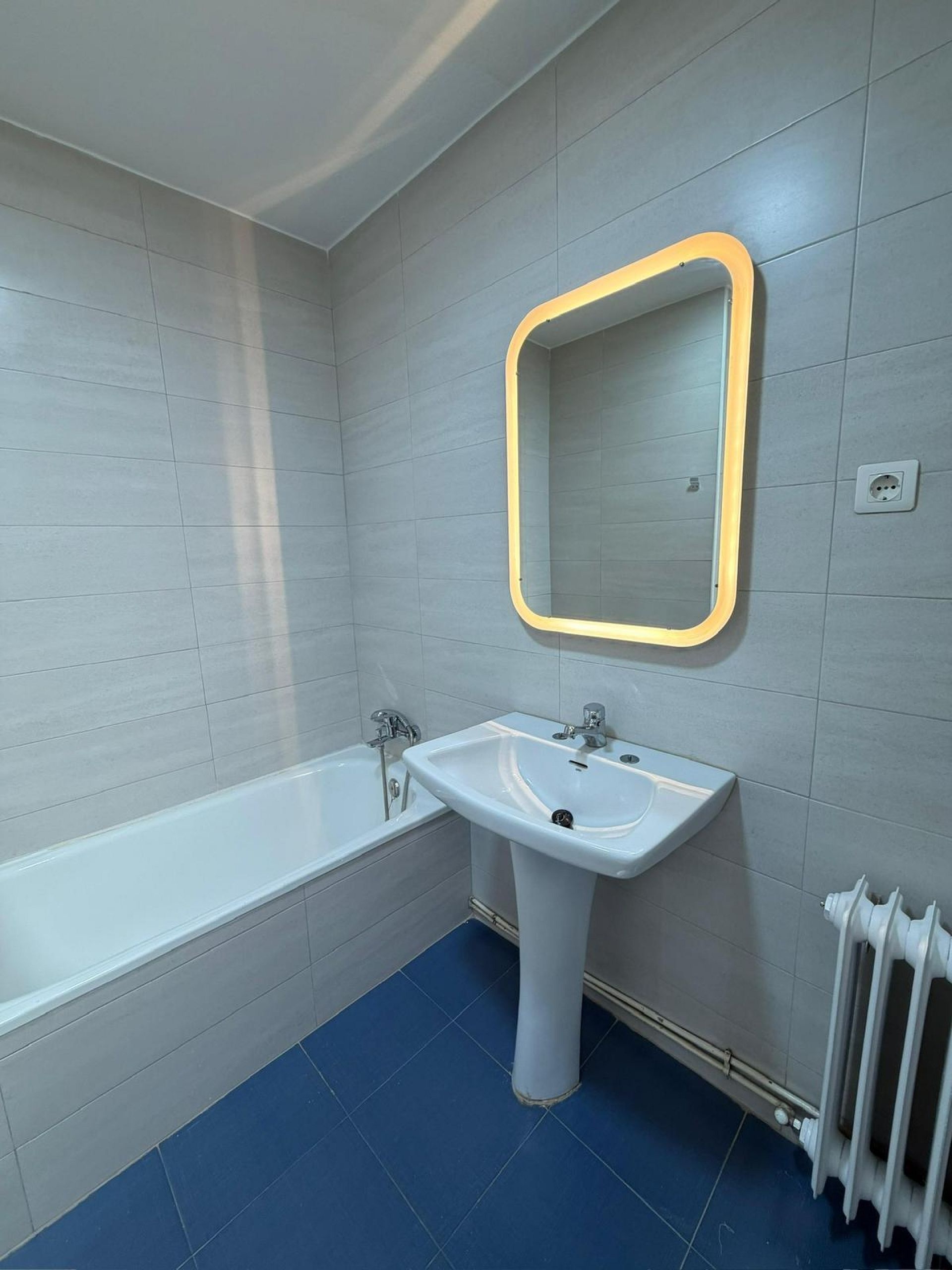 Resale - 4 Bedroom 2 Bathroom Apartment in Yecla -  - Murcia