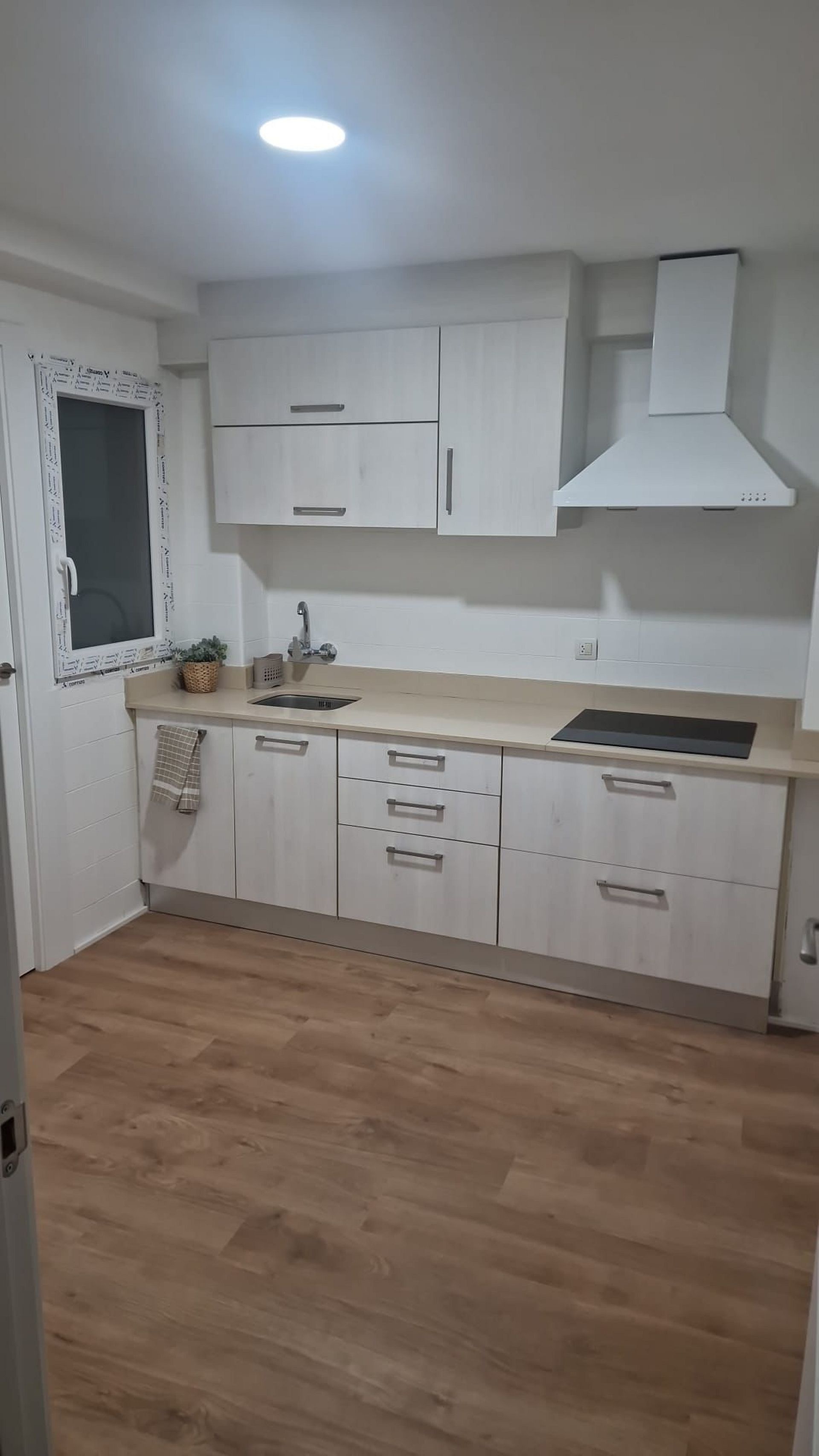 Resale - 4 Bedroom 2 Bathroom Apartment in Yecla -  - Murcia
