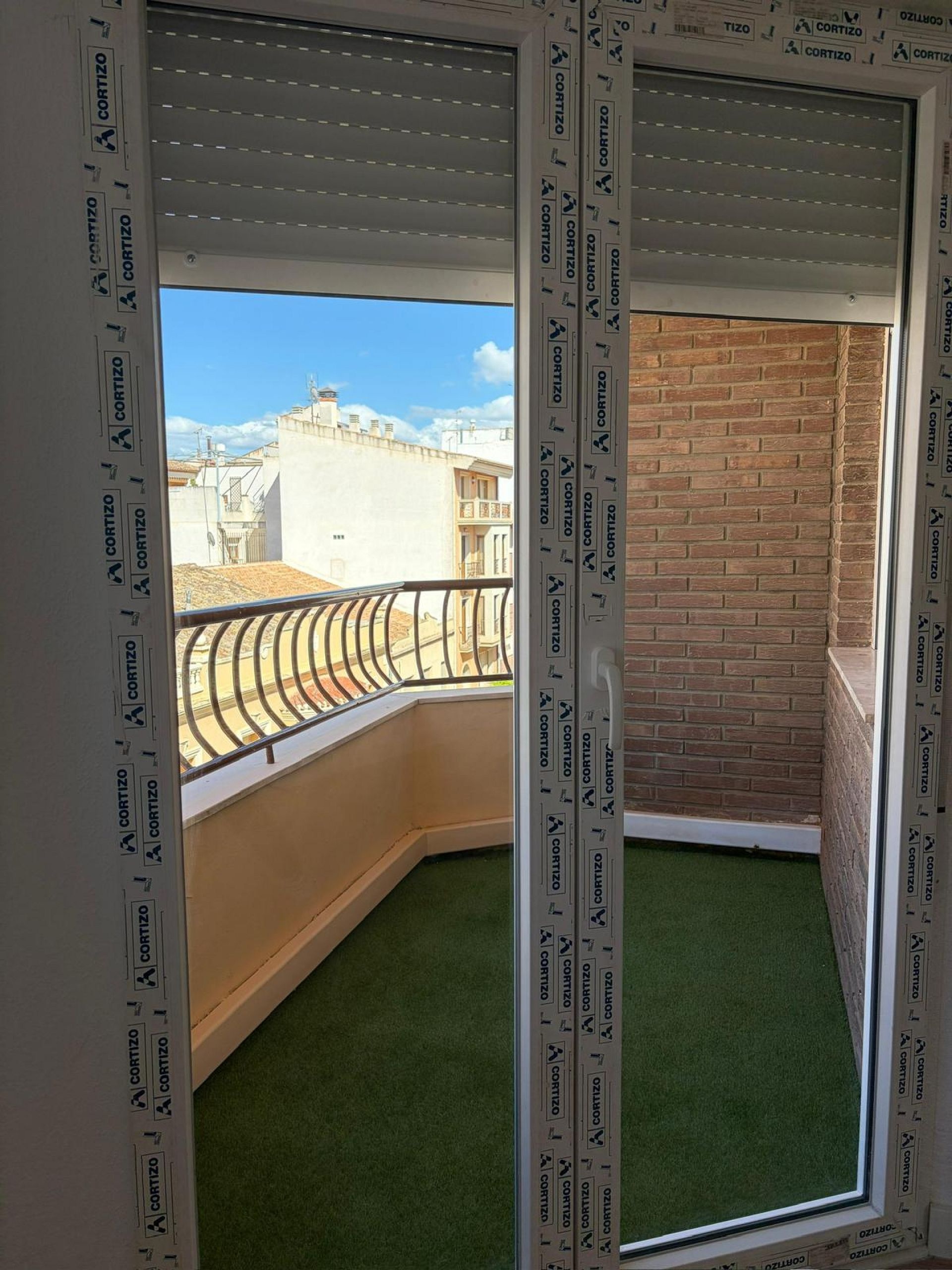 Resale - 4 Bedroom 2 Bathroom Apartment in Yecla -  - Murcia