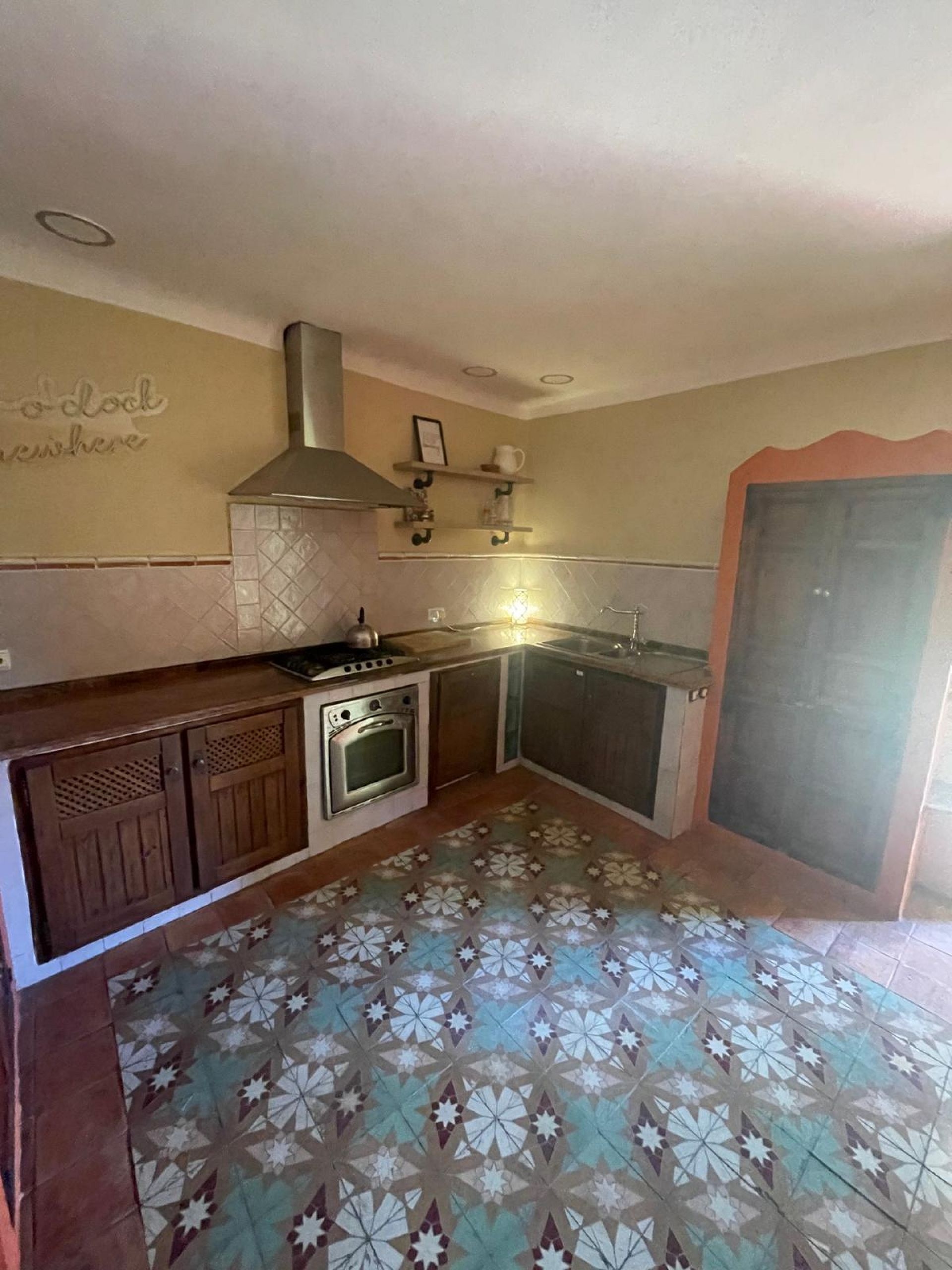 Resale - 3 Bedroom 5 Bathroom Commercial in Pinoso -  - Alicante