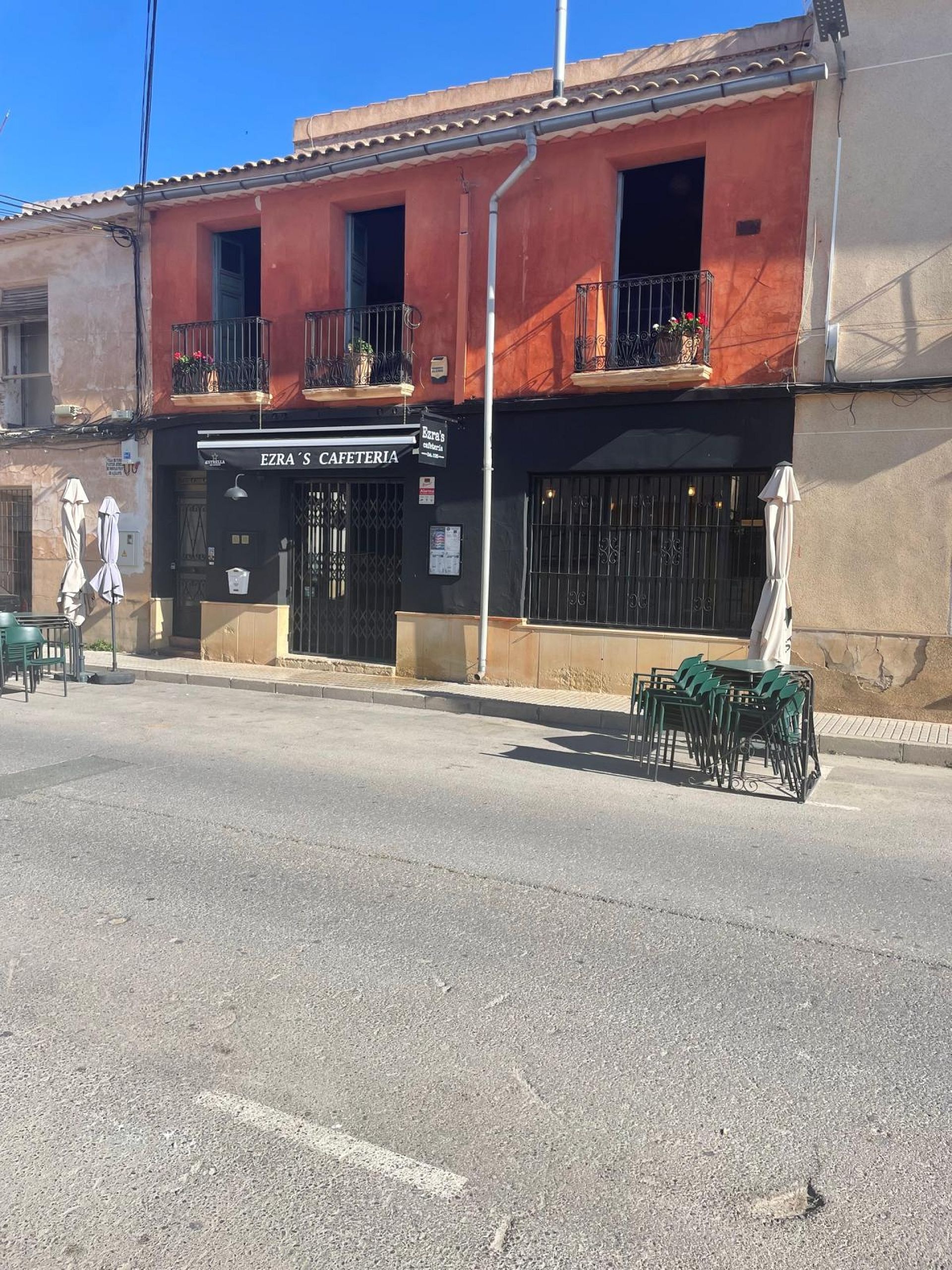 Resale - 3 Bedroom 5 Bathroom Commercial in Pinoso -  - Alicante