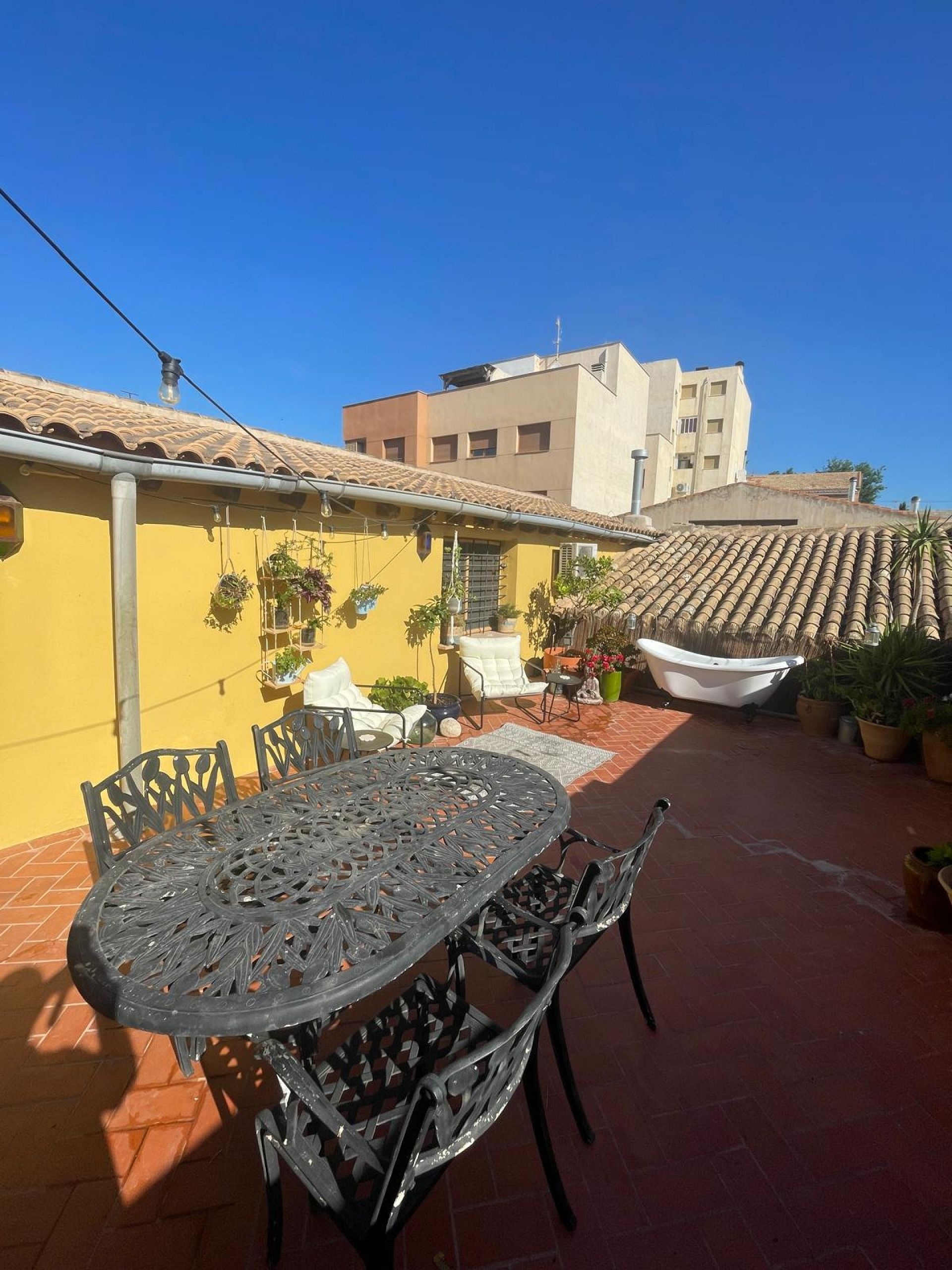 Resale - 3 Bedroom 5 Bathroom Commercial in Pinoso -  - Alicante