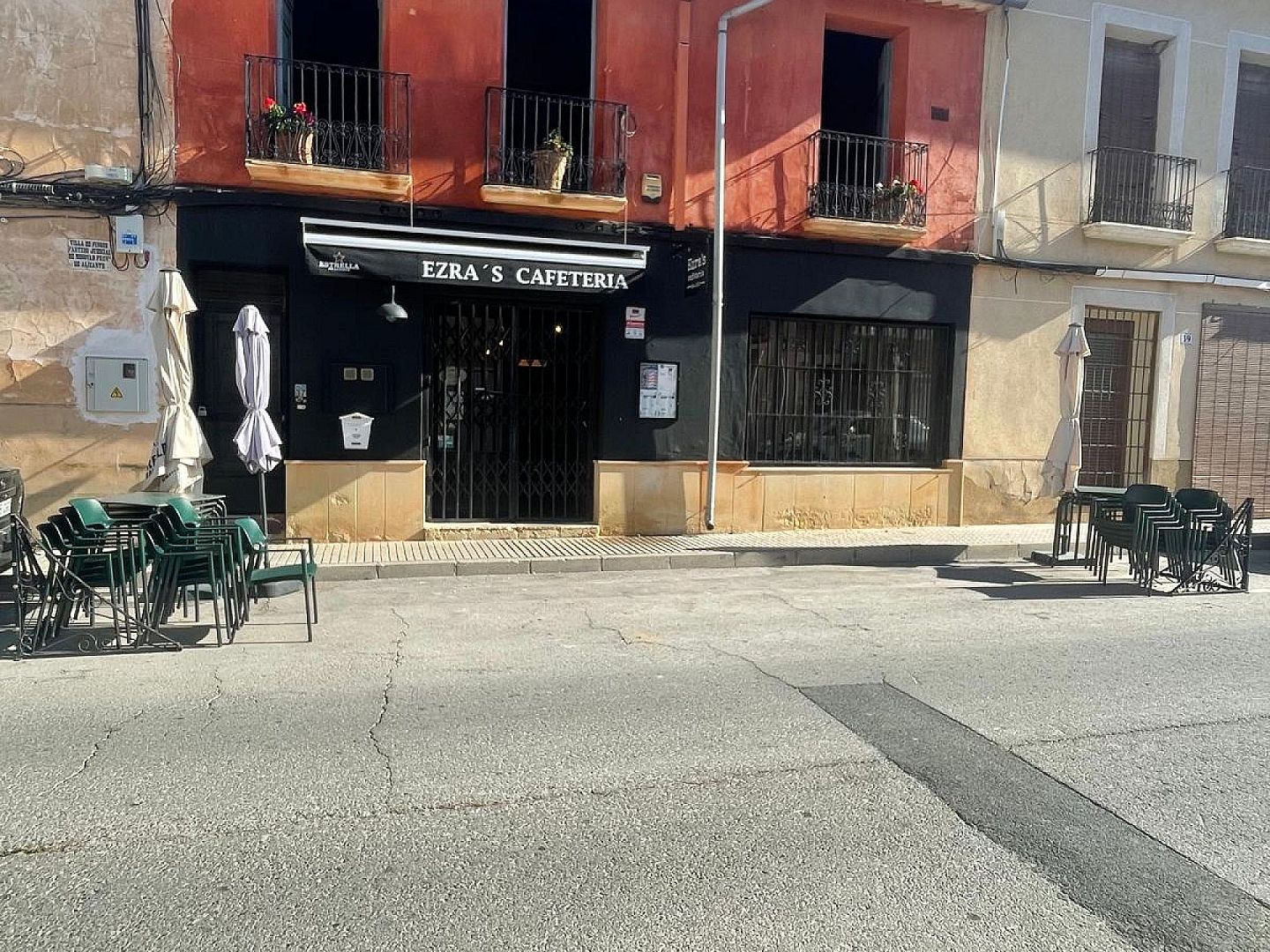 3 Bedroom 5 Bathroom Commercial in Pinoso