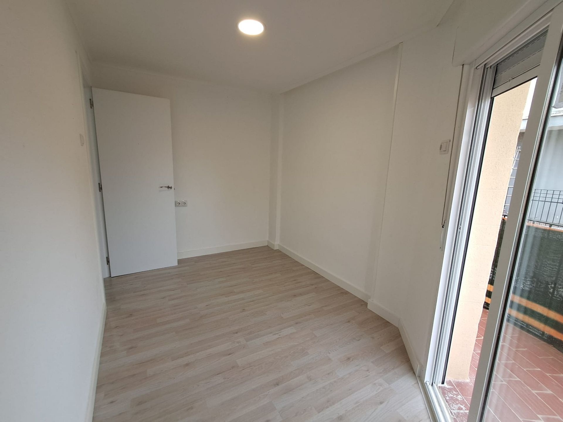 Resale - 3 Bedroom 1 Bathroom Apartment in Aspe -  - Alicante