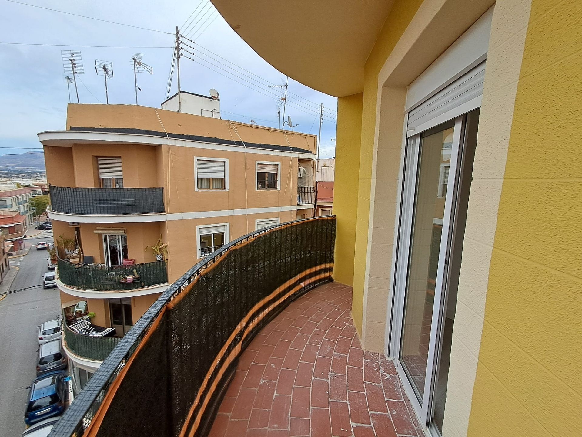 Resale - 3 Bedroom 1 Bathroom Apartment in Aspe -  - Alicante