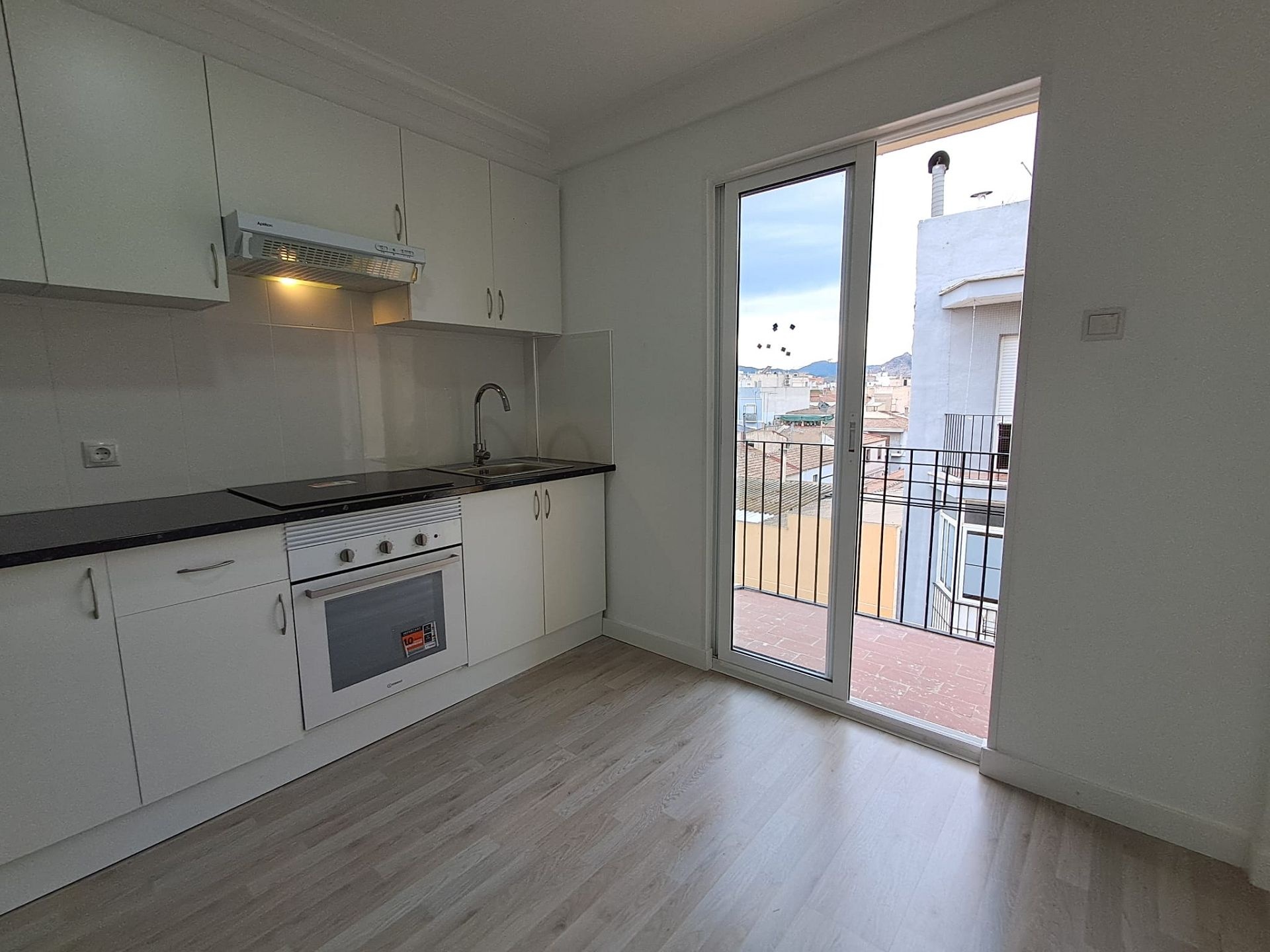 Resale - 3 Bedroom 1 Bathroom Apartment in Aspe -  - Alicante