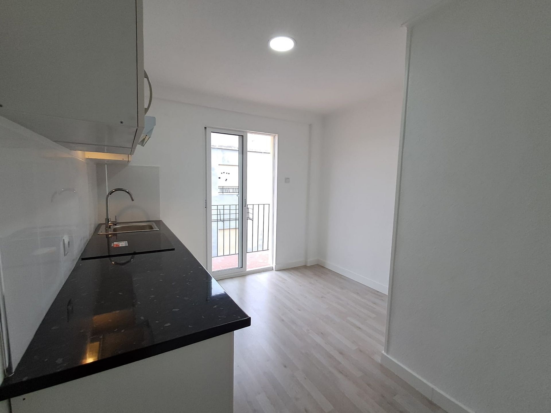 Resale - 3 Bedroom 1 Bathroom Apartment in Aspe -  - Alicante