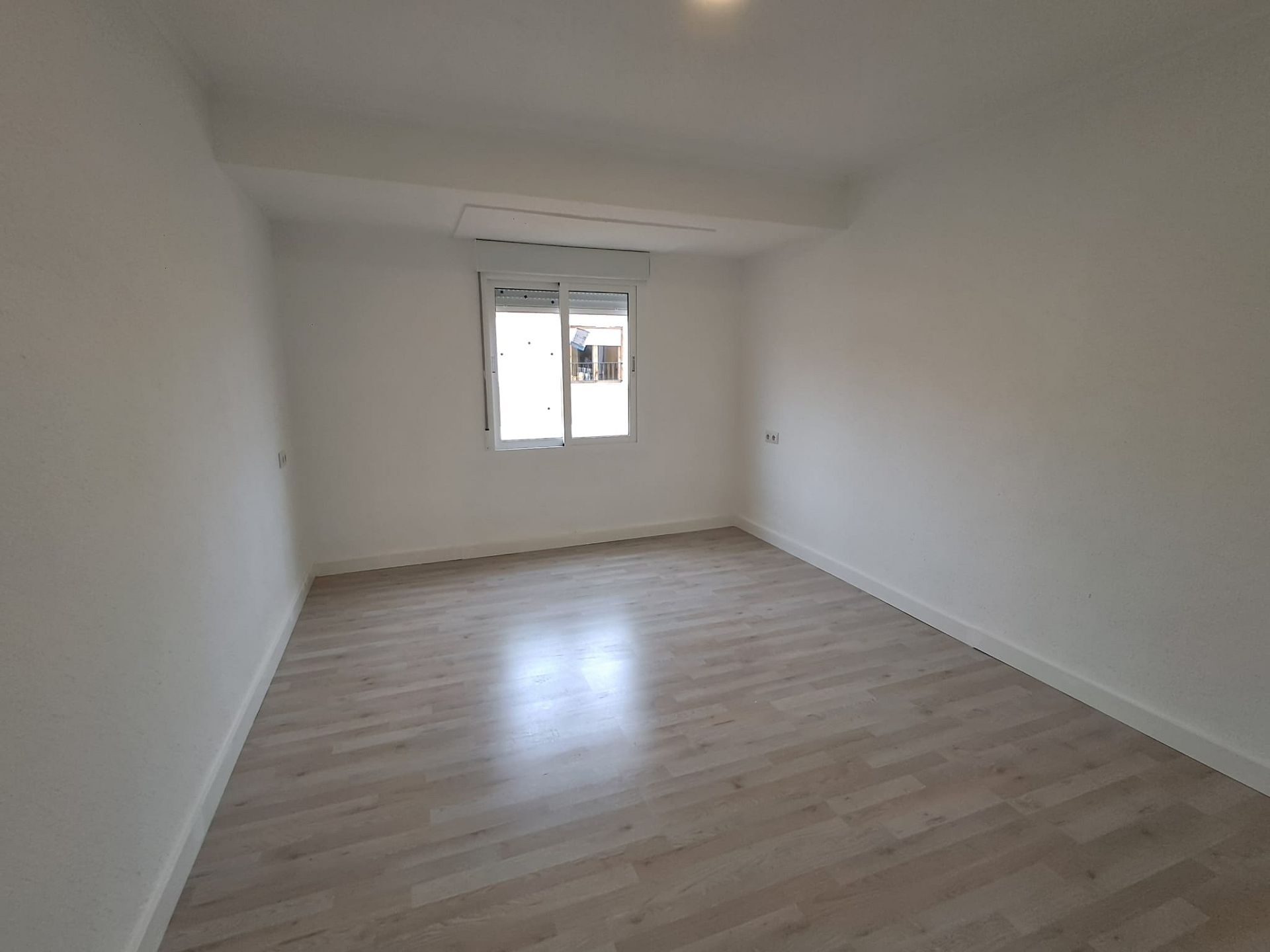 Resale - 3 Bedroom 1 Bathroom Apartment in Aspe -  - Alicante