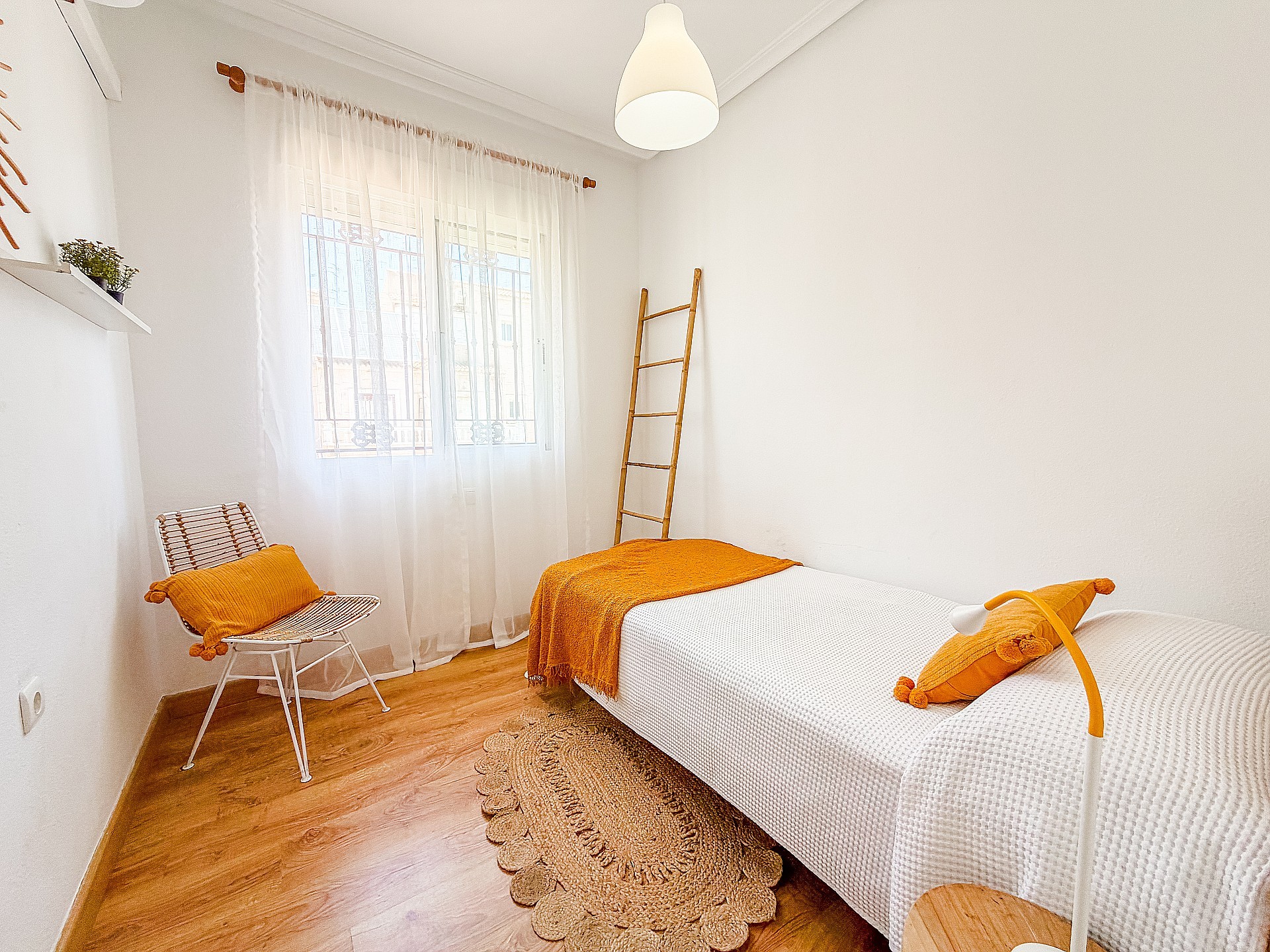 Resale - 3 Bedroom 3 Bathroom Semi-detached in Orihuela -  - Alicante