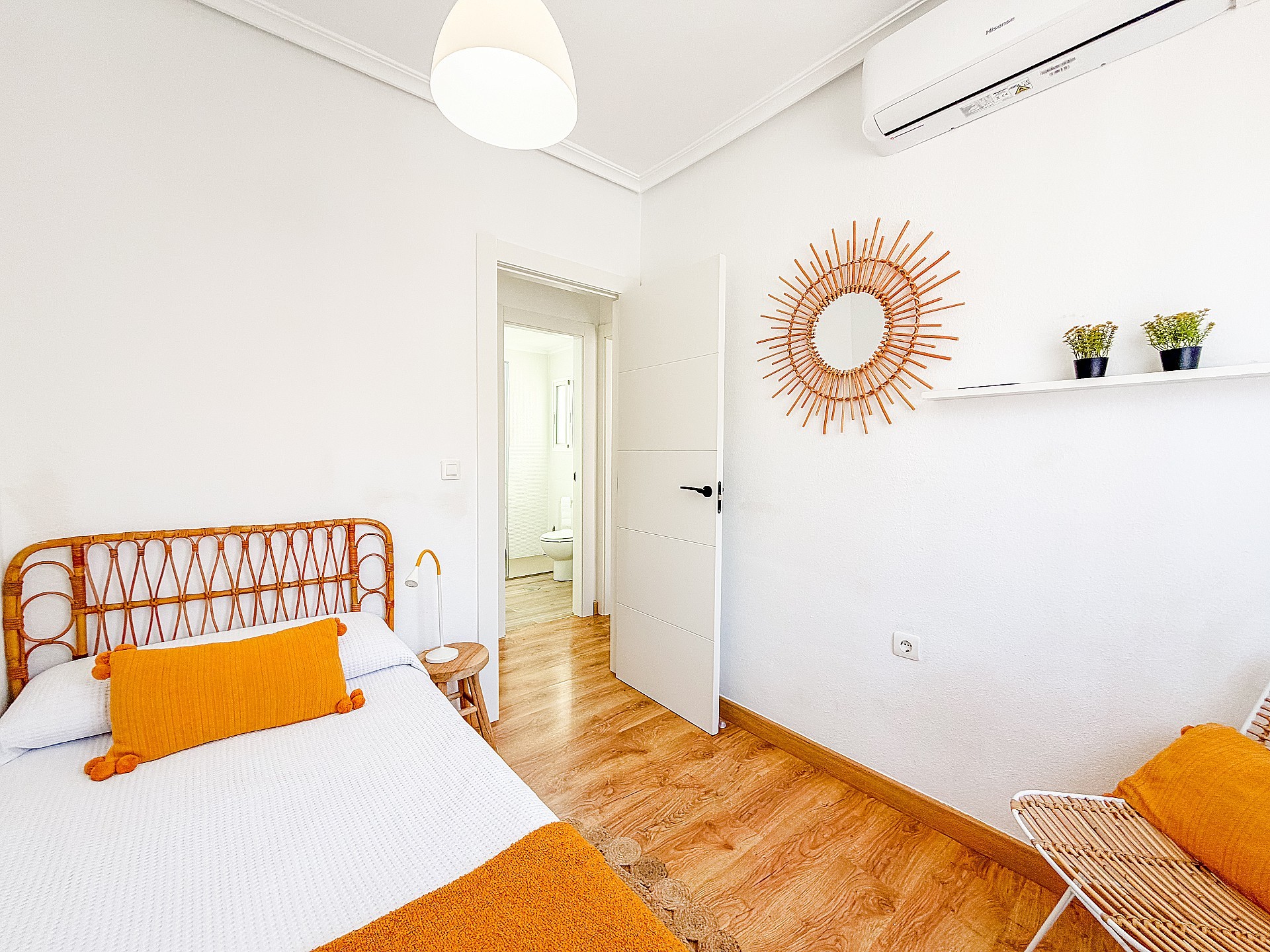 Resale - 3 Bedroom 3 Bathroom Semi-detached in Orihuela -  - Alicante