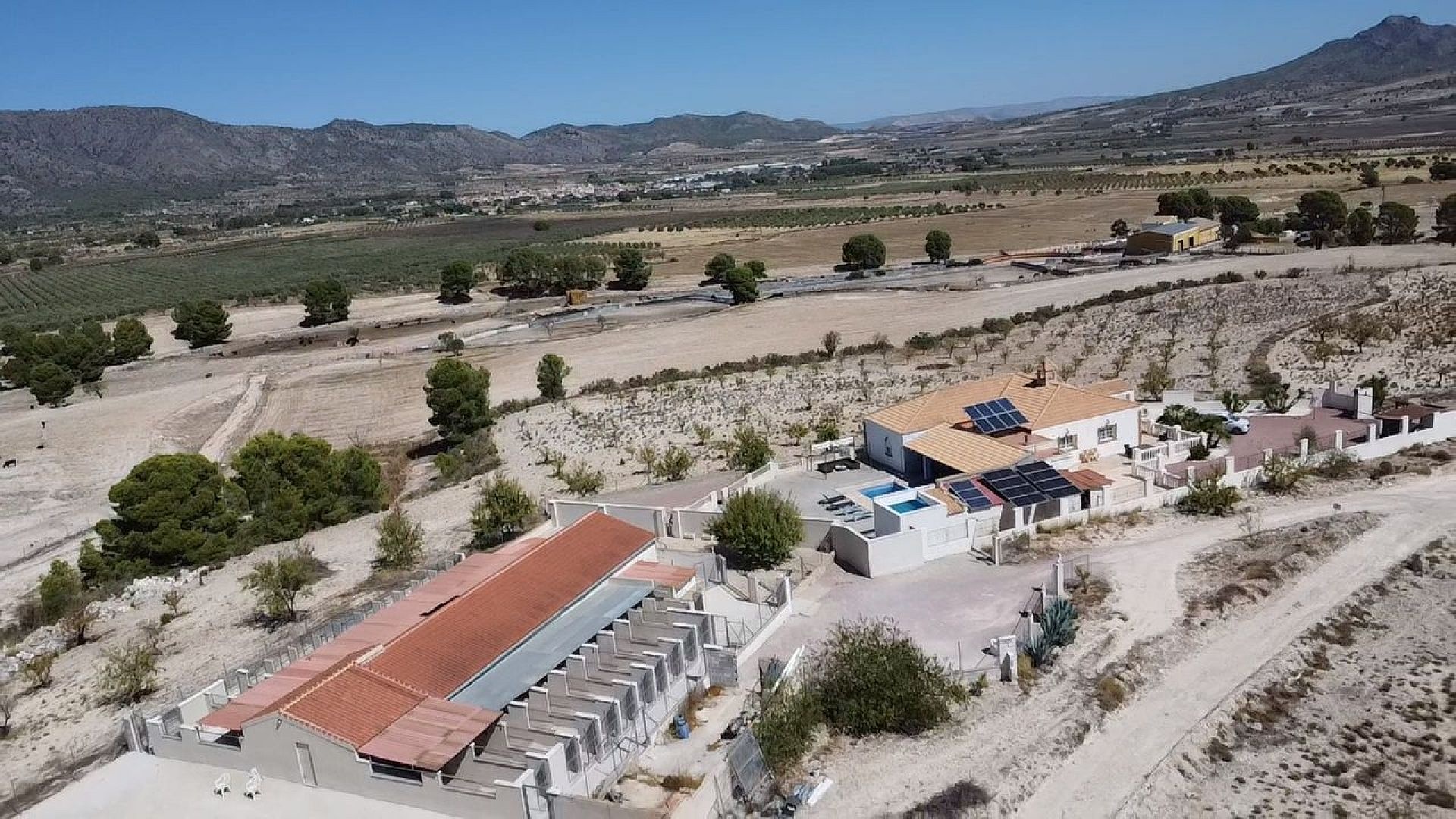 Resale - 4 Bedroom 4 Bathroom Commercial in Salinas -  - Alicante