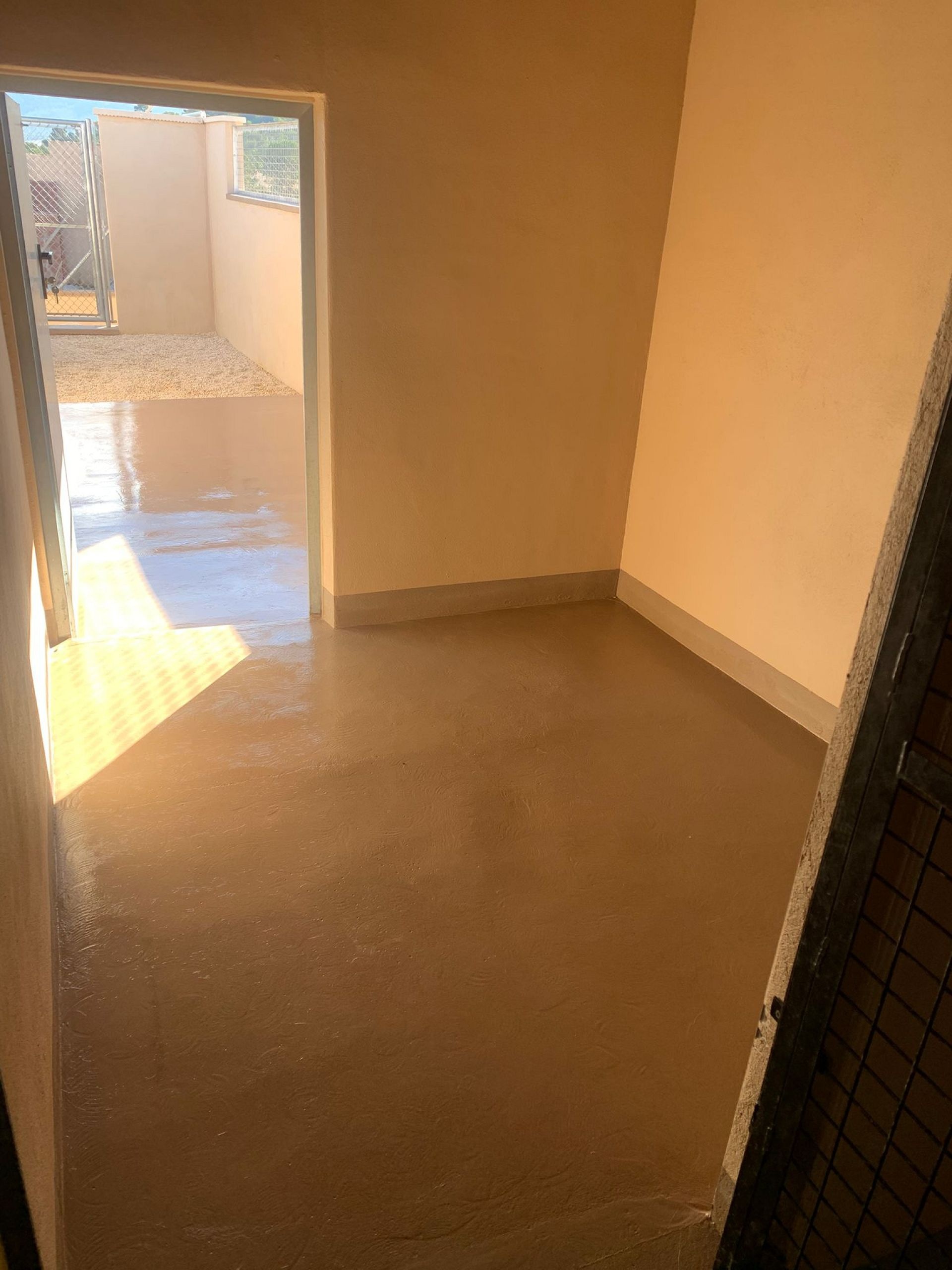 Resale - 4 Bedroom 4 Bathroom Commercial in Salinas -  - Alicante