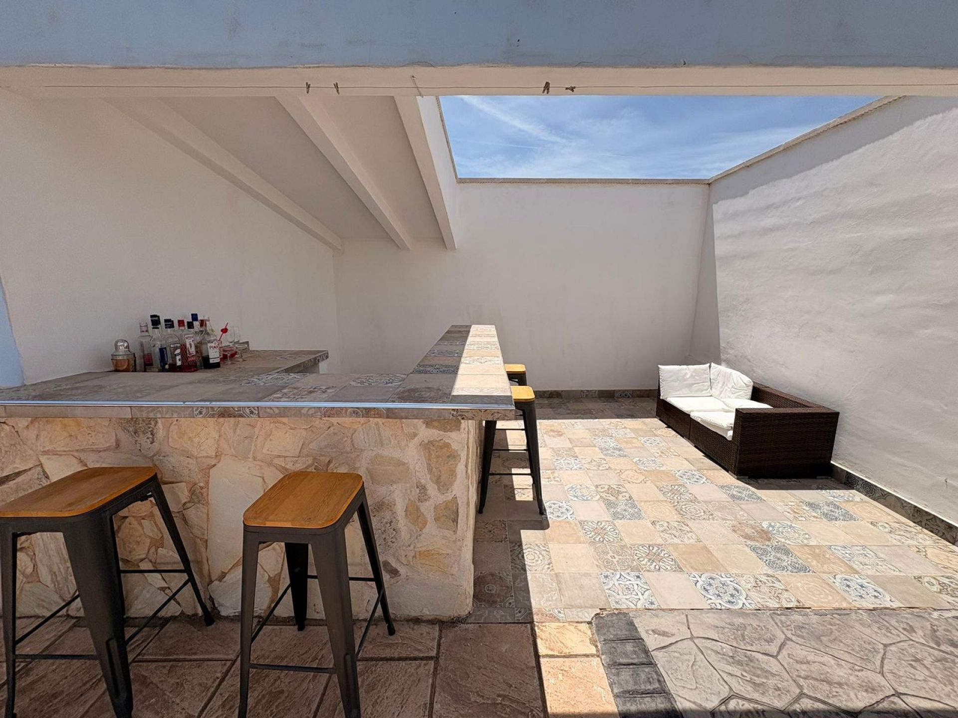Resale - 4 Bedroom 4 Bathroom Commercial in Salinas -  - Alicante