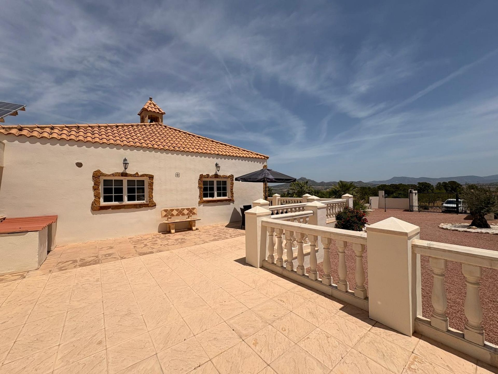 Resale - 4 Bedroom 4 Bathroom Commercial in Salinas -  - Alicante
