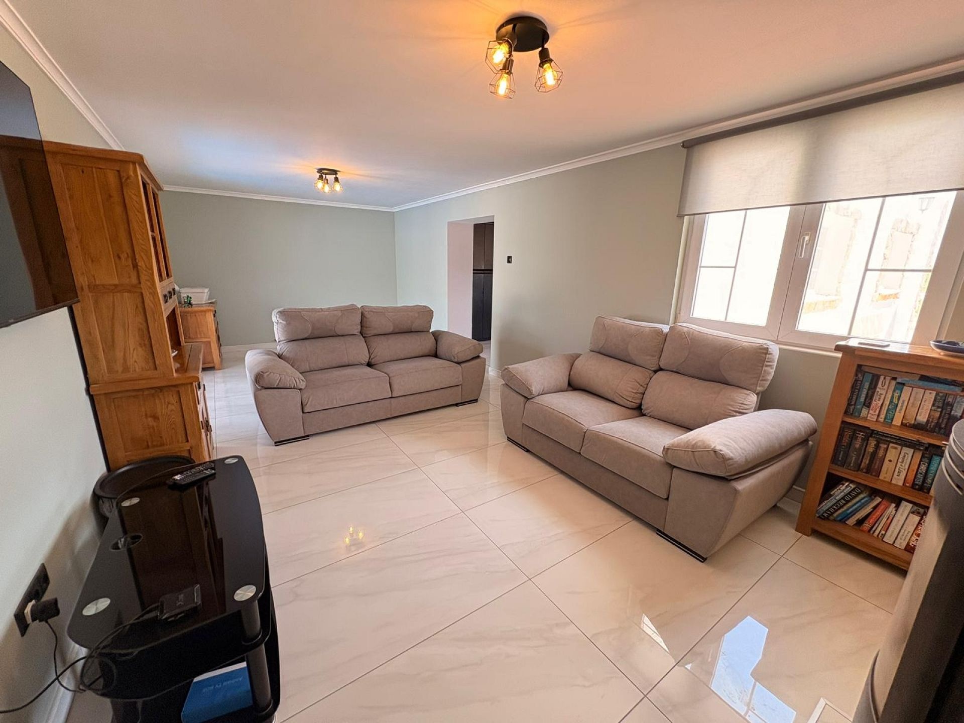 Resale - 4 Bedroom 4 Bathroom Commercial in Salinas -  - Alicante