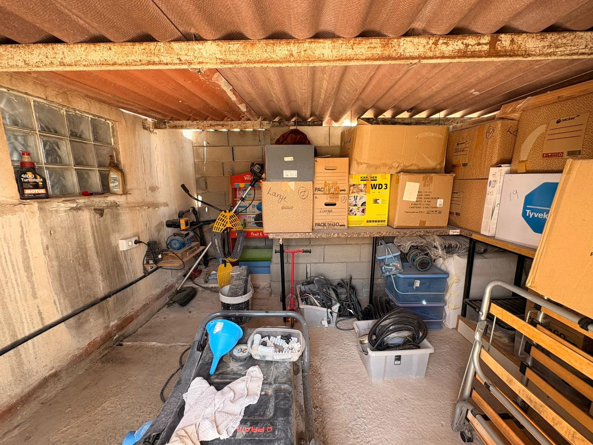 Resale - 4 Bedroom 4 Bathroom Commercial in Salinas -  - Alicante