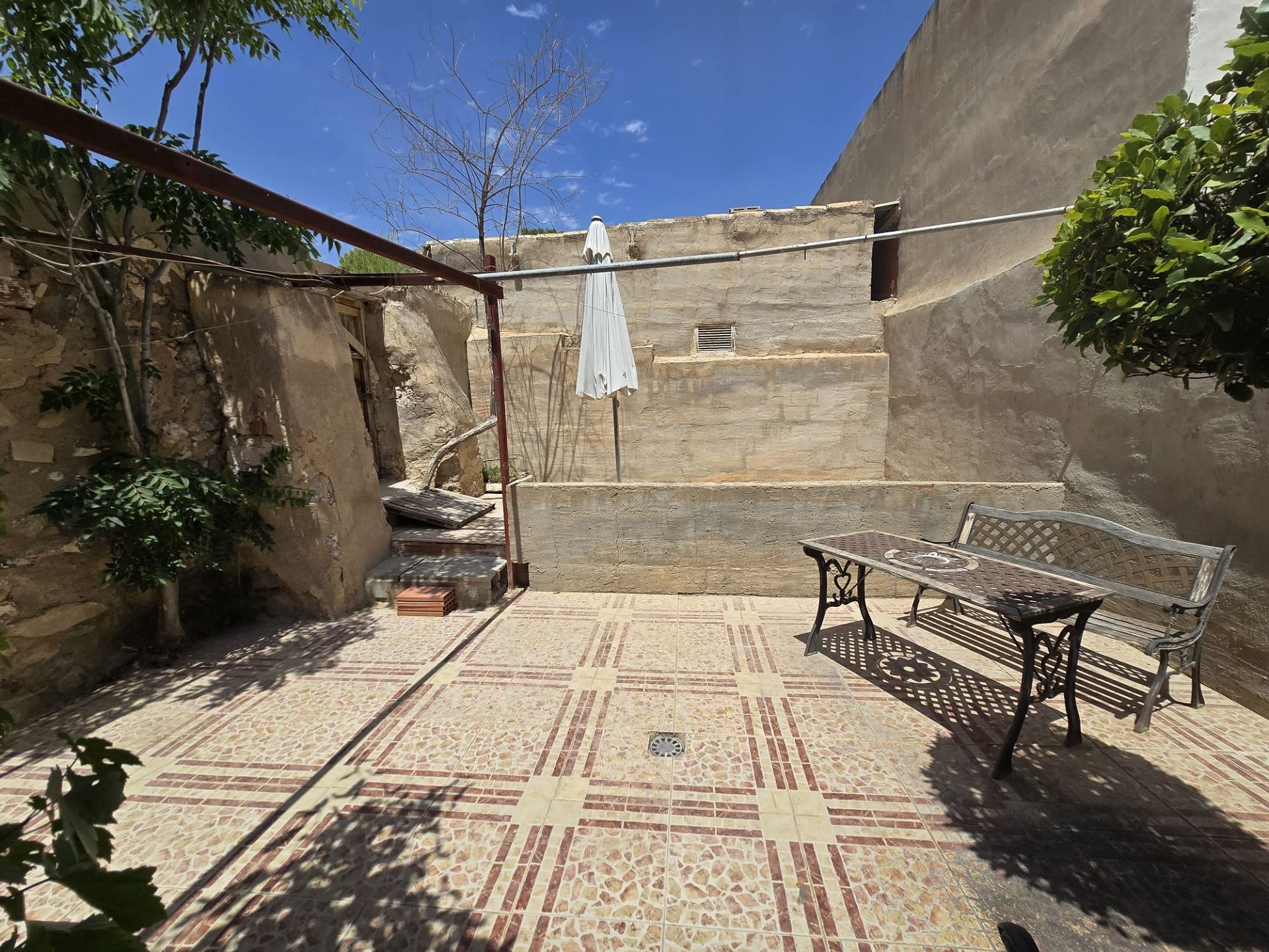 Resale - 2 Bedroom 2 Bathroom Country house in Pinoso -  - Alicante