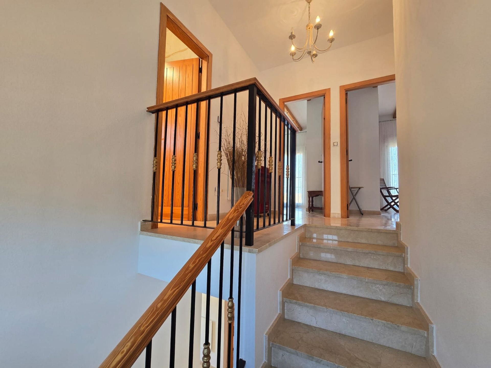 Resale - 4 Bedroom 3 Bathroom Villa in Monóvar -  - Alicante